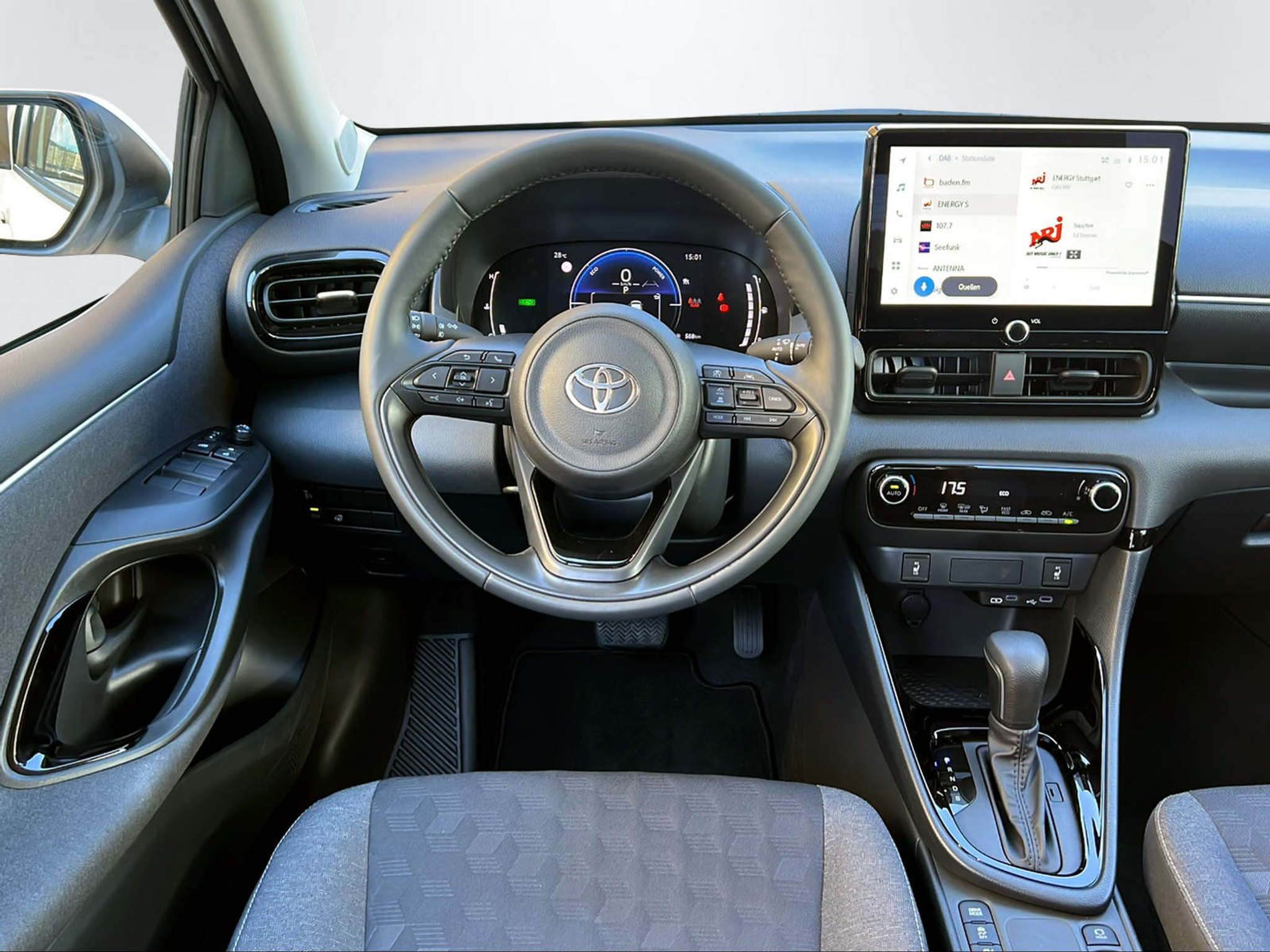 listing desktop thumbnail image 12