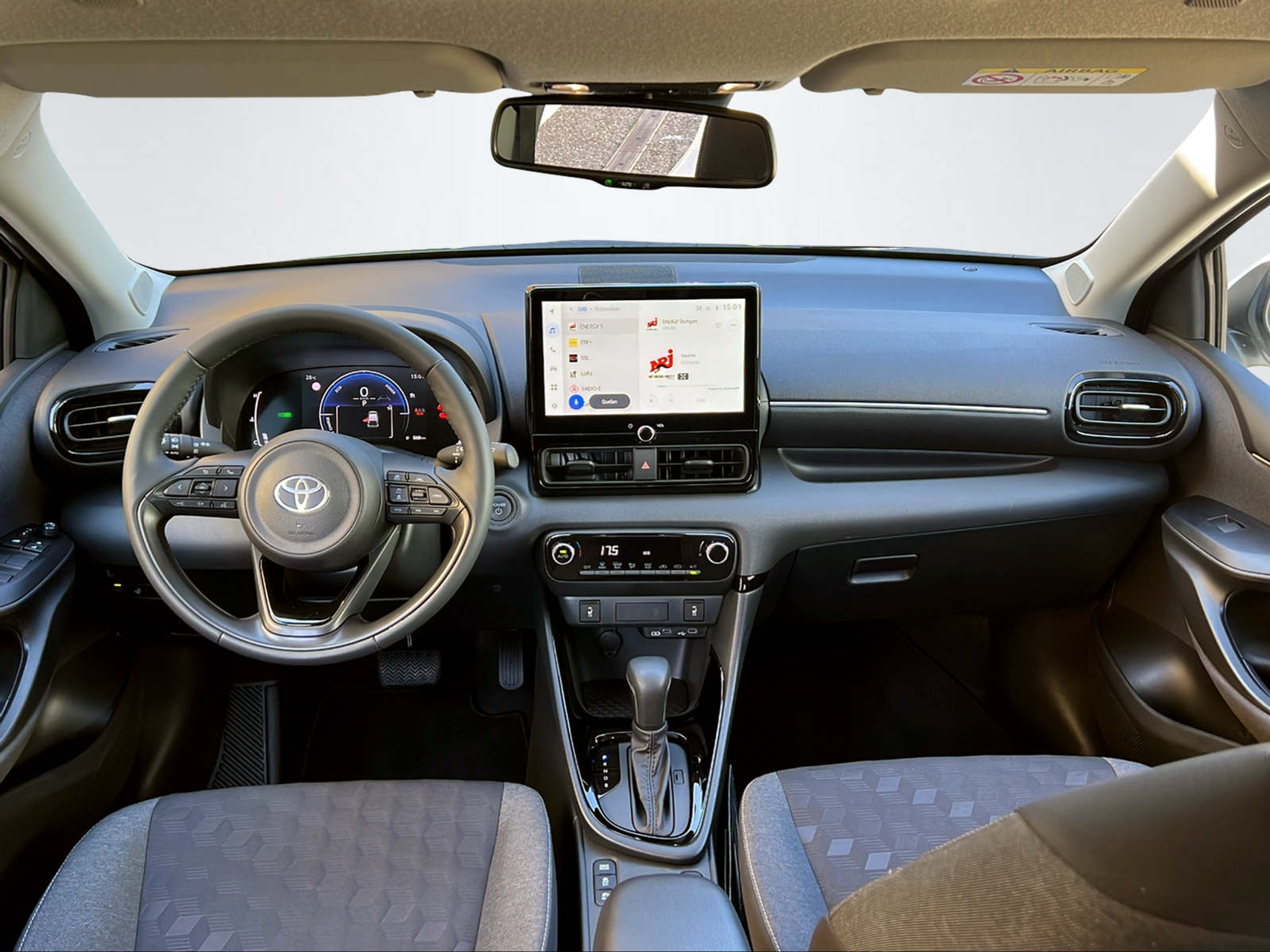 listing desktop thumbnail image 11