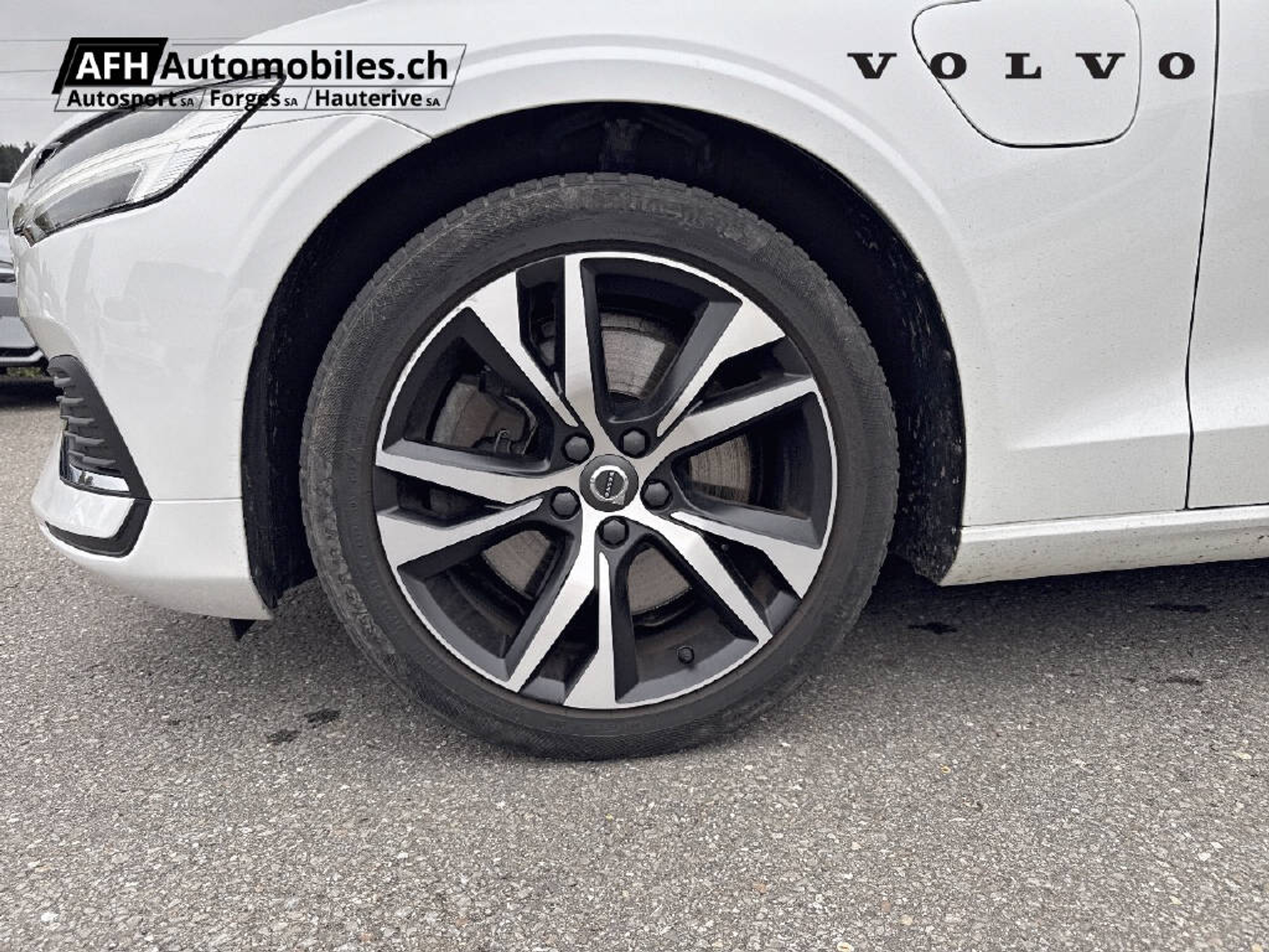 listing desktop thumbnail image 16