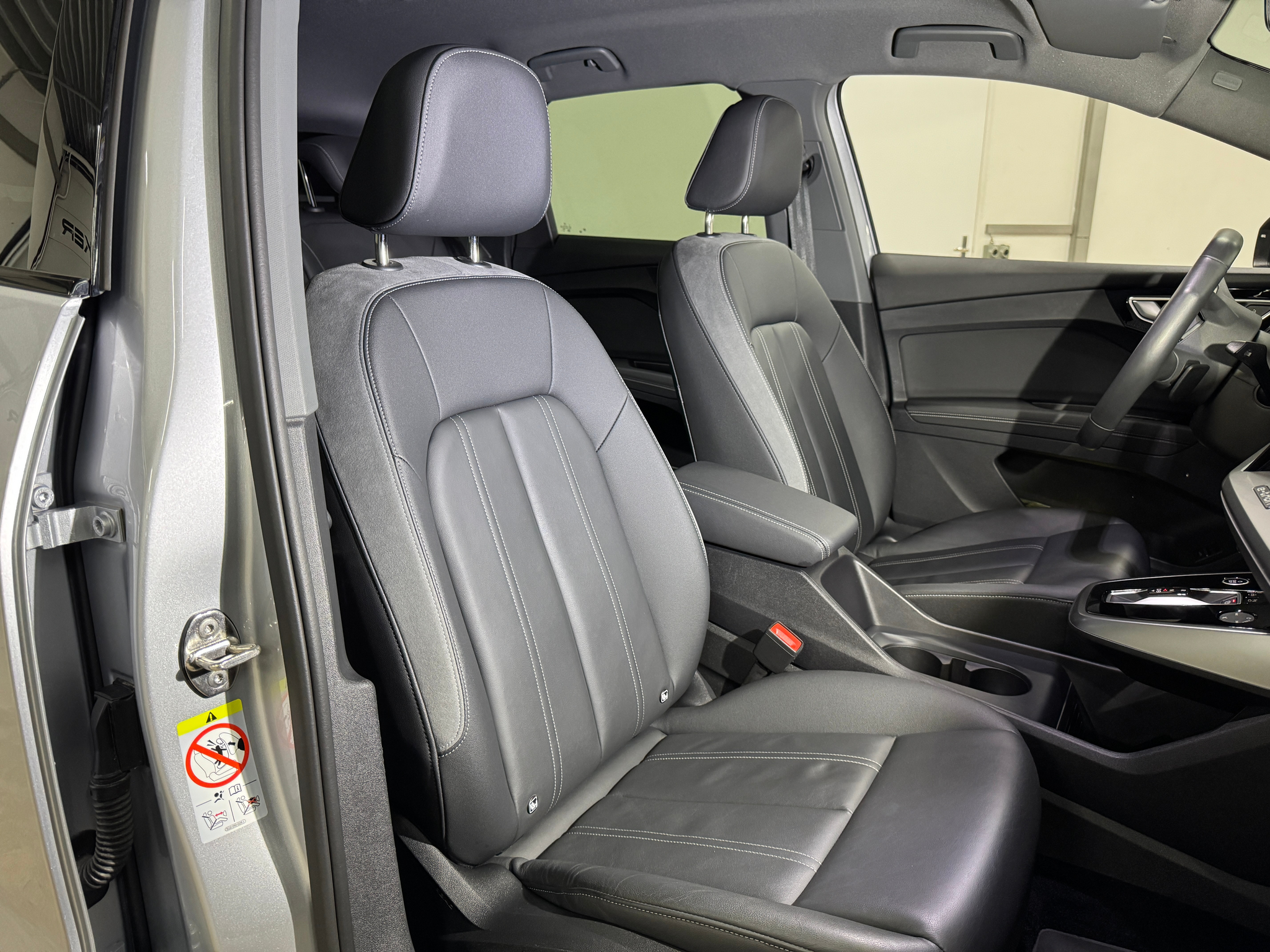 listing desktop thumbnail image 6