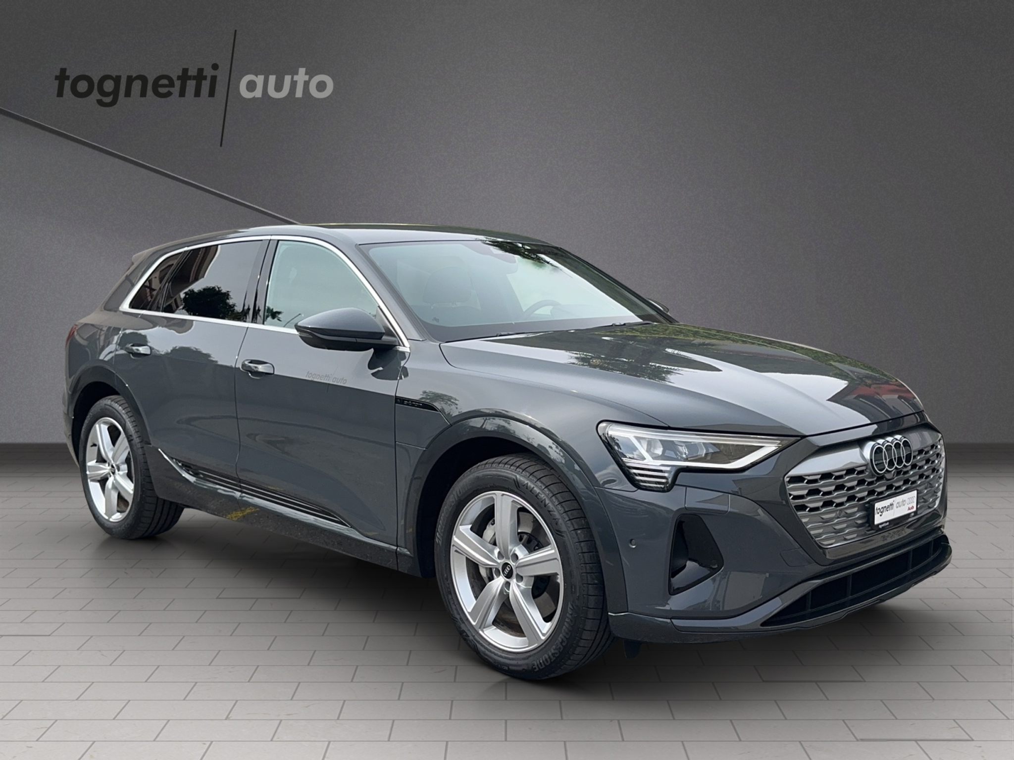 listing desktop thumbnail image 1