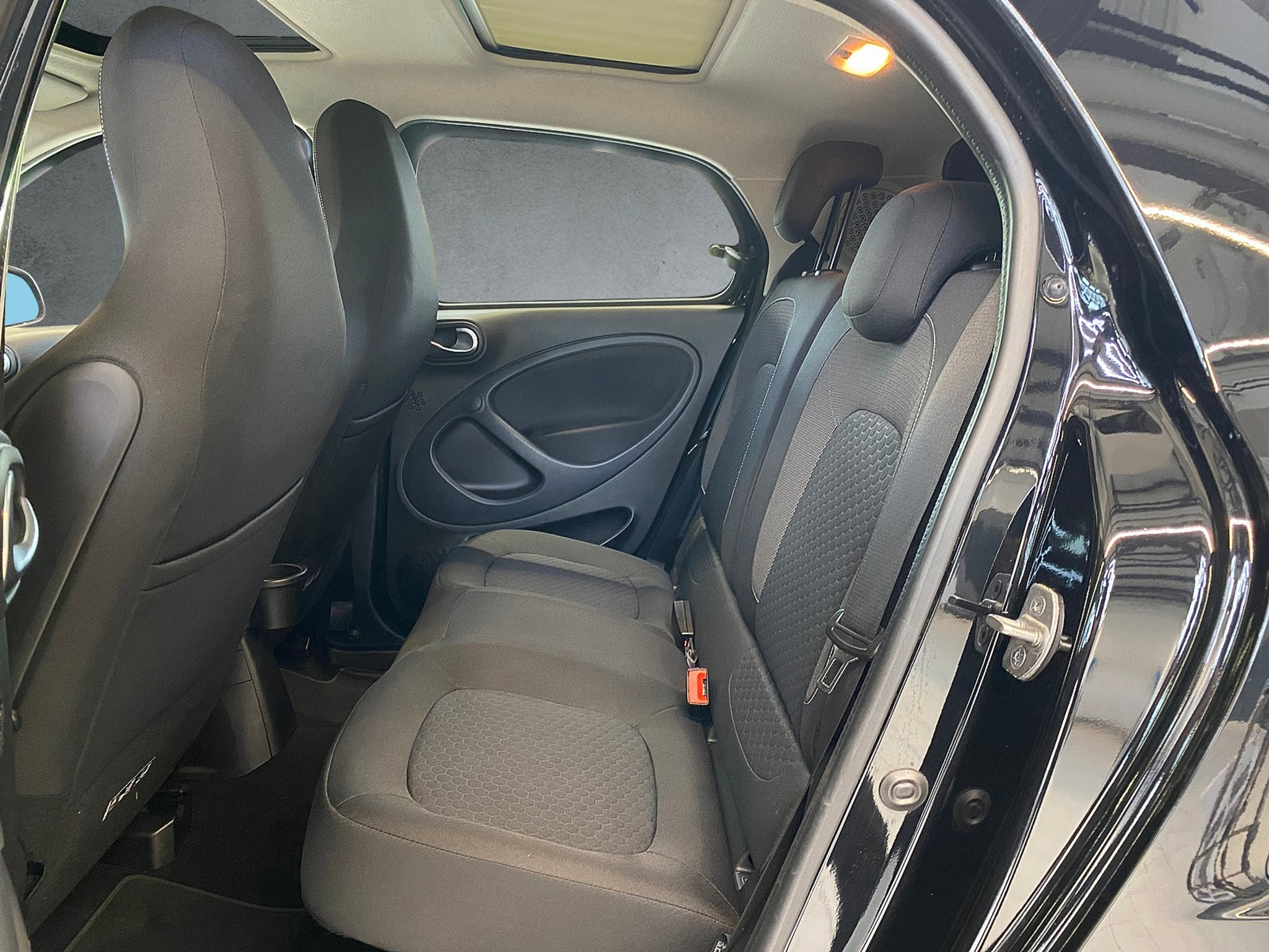 listing desktop thumbnail image 7