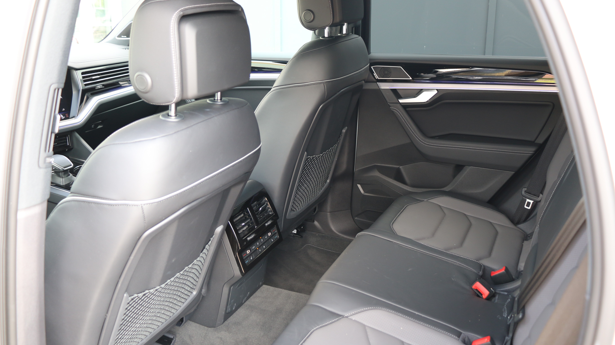 listing desktop thumbnail image 27