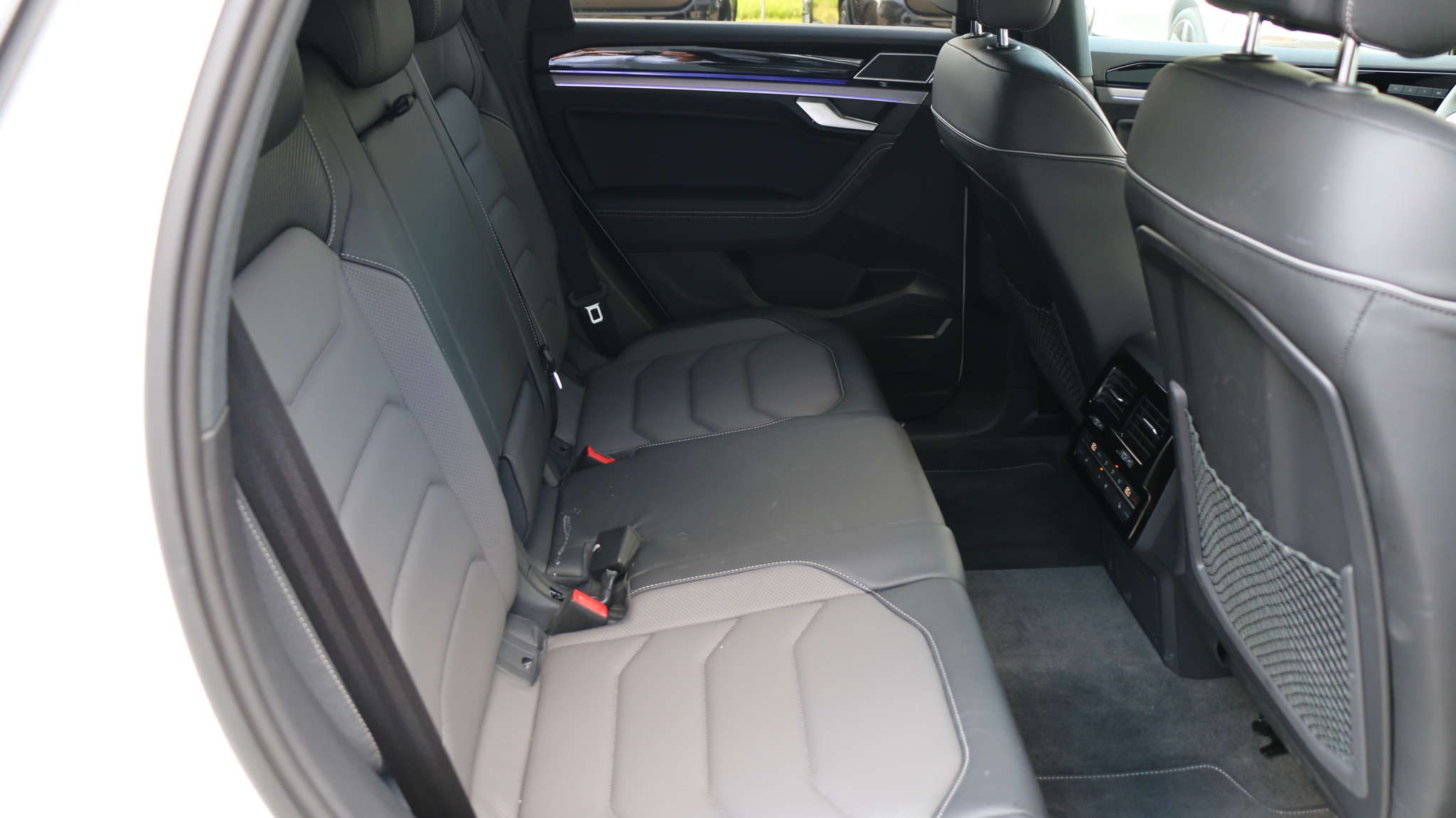 listing desktop thumbnail image 24