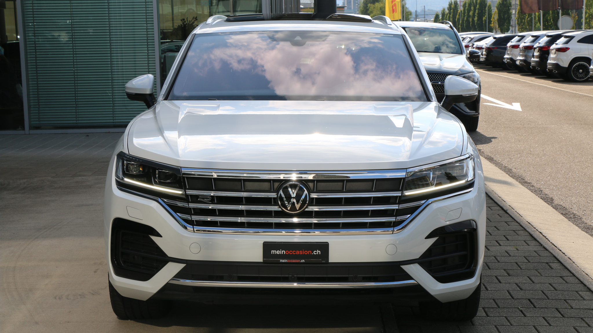 listing desktop thumbnail image 6