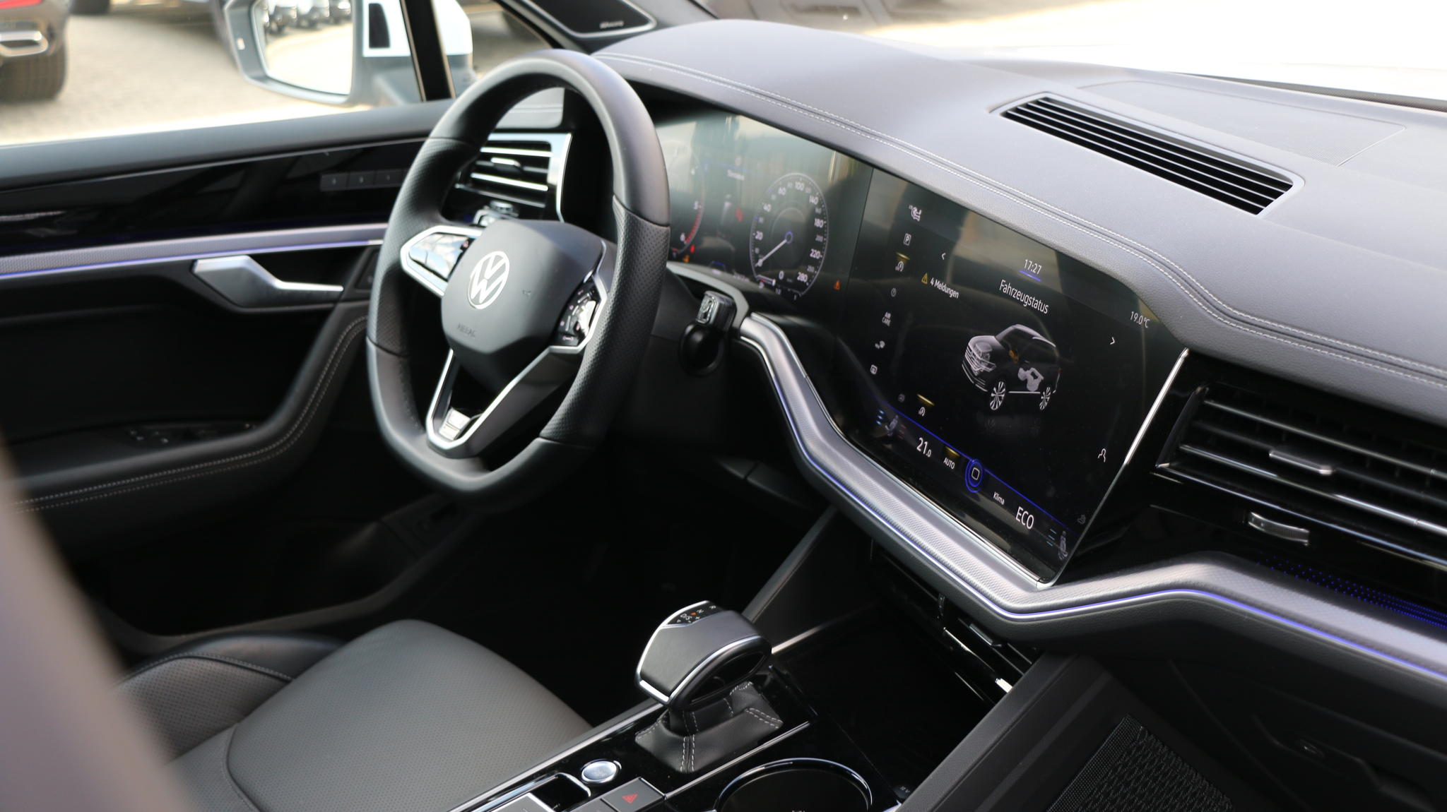 listing desktop thumbnail image 21