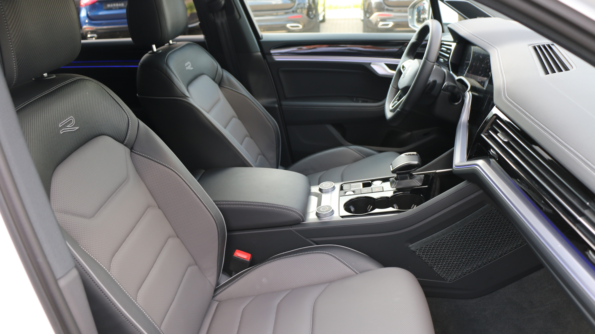 listing desktop thumbnail image 22