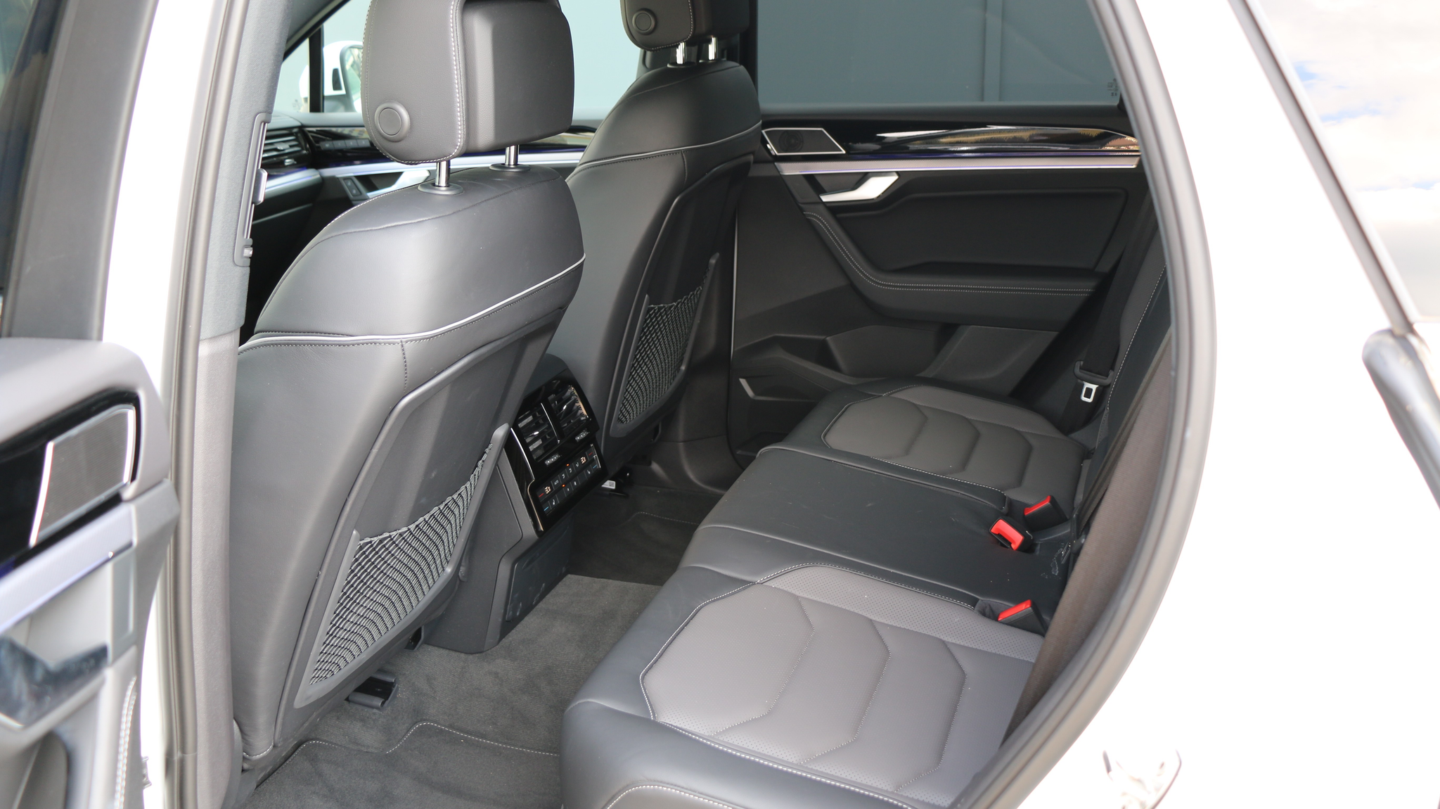 listing desktop thumbnail image 26