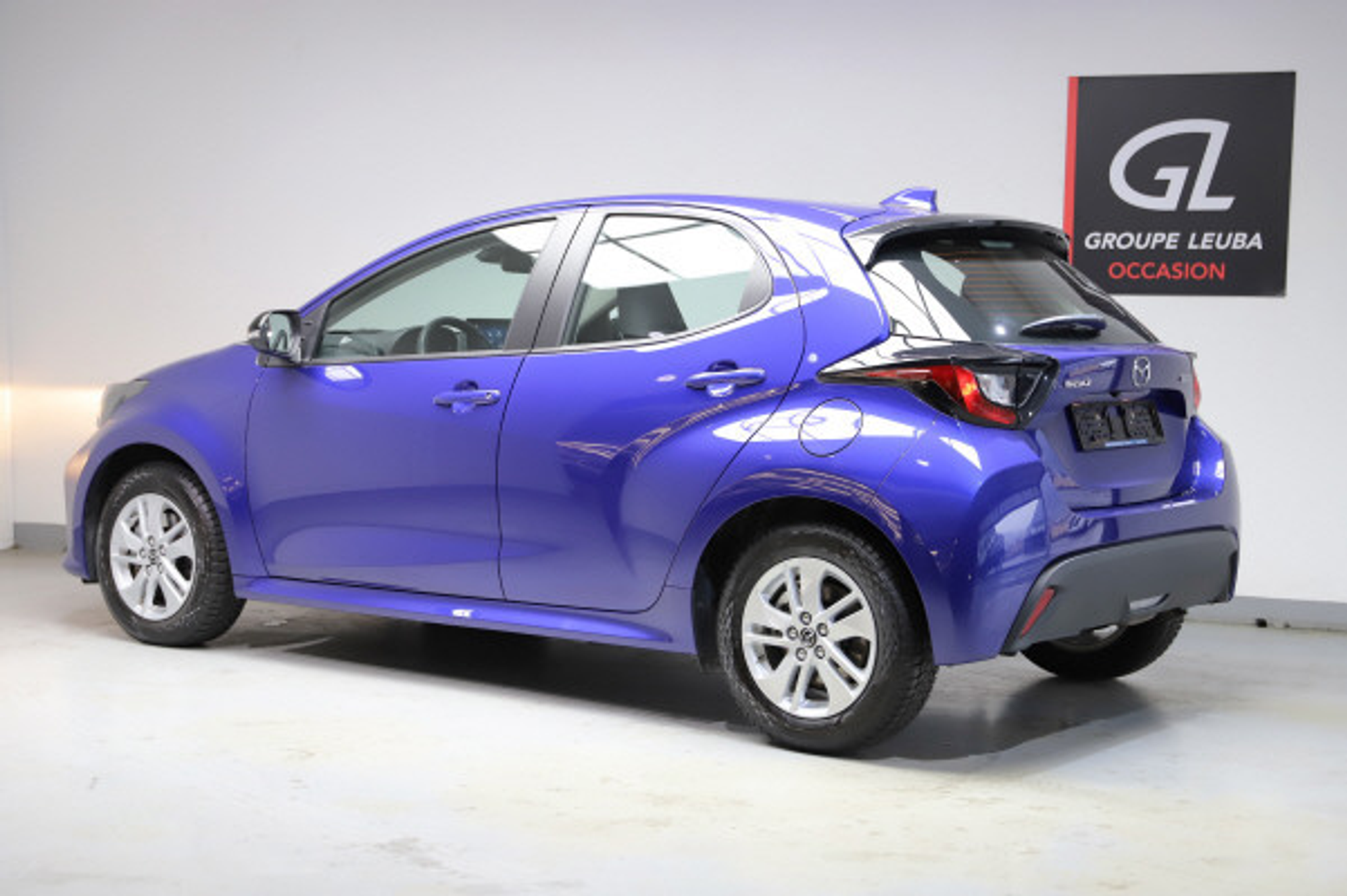 listing desktop thumbnail image 2