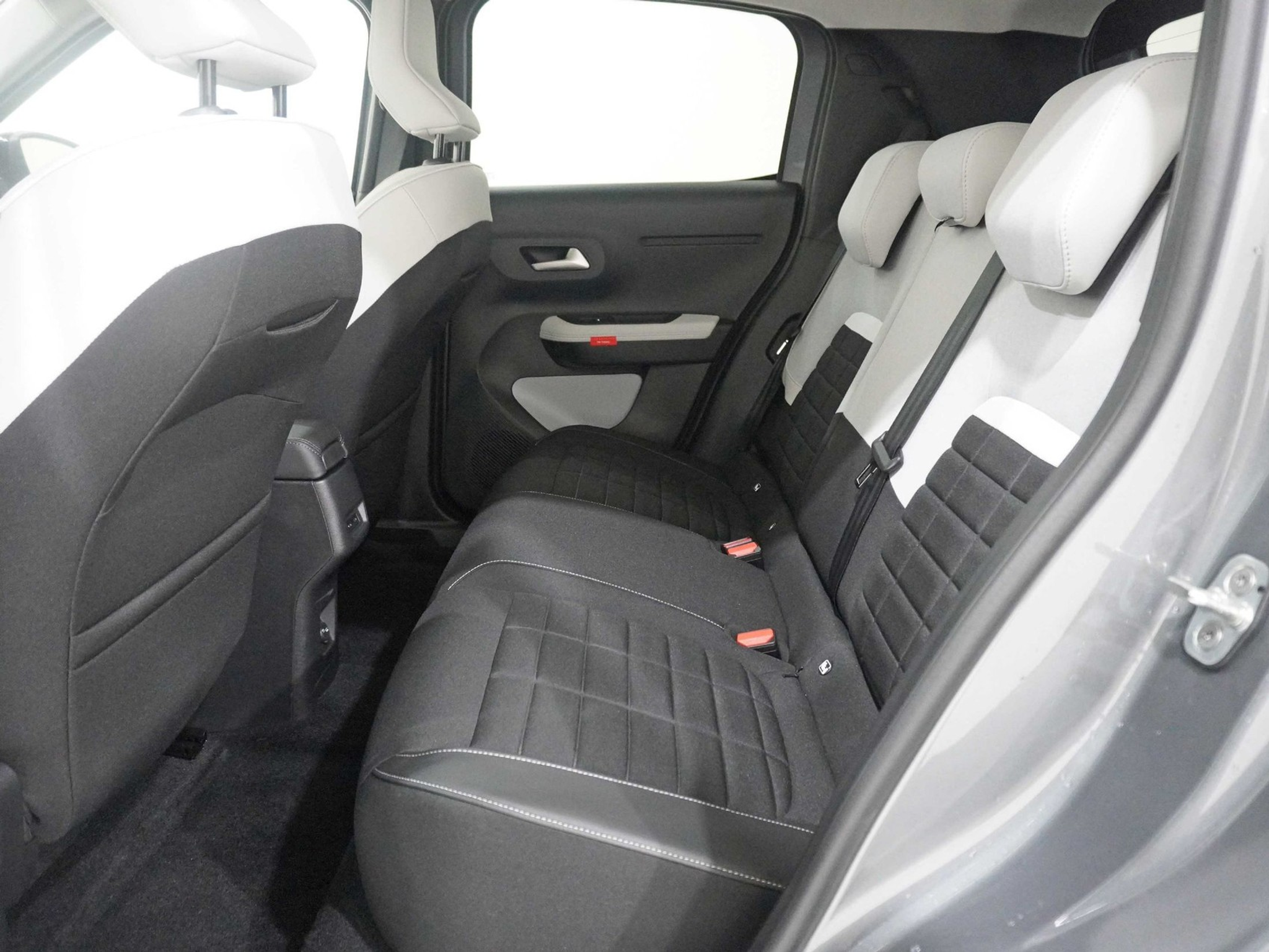 listing desktop thumbnail image 17