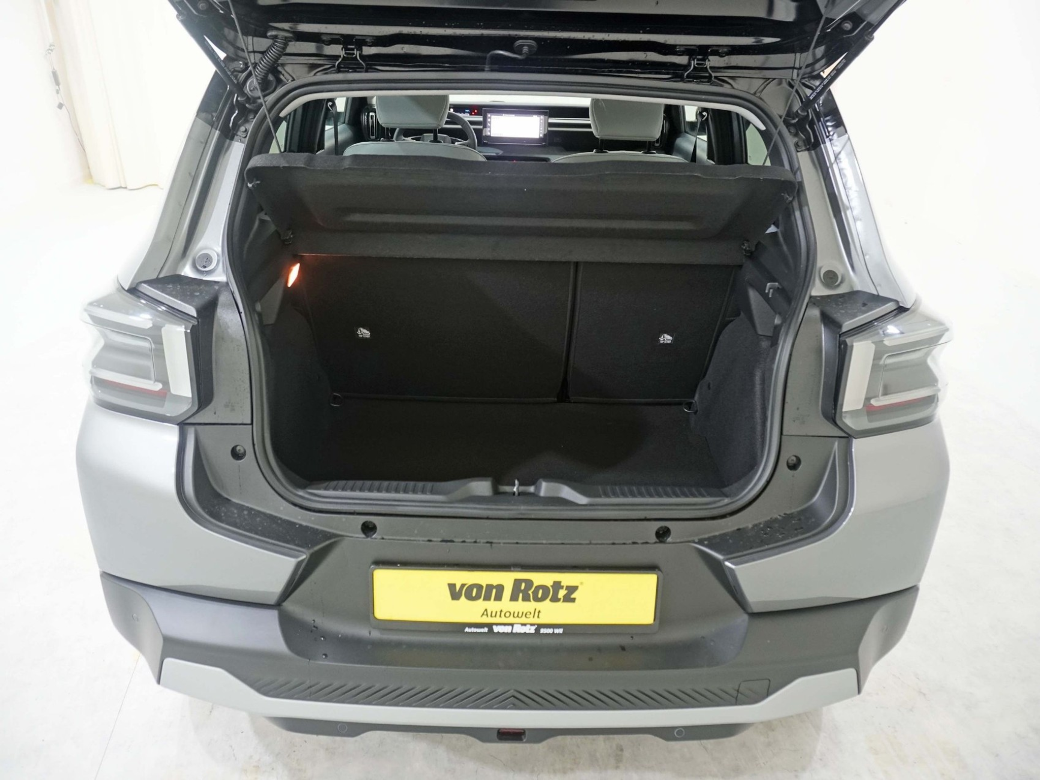 listing desktop thumbnail image 18