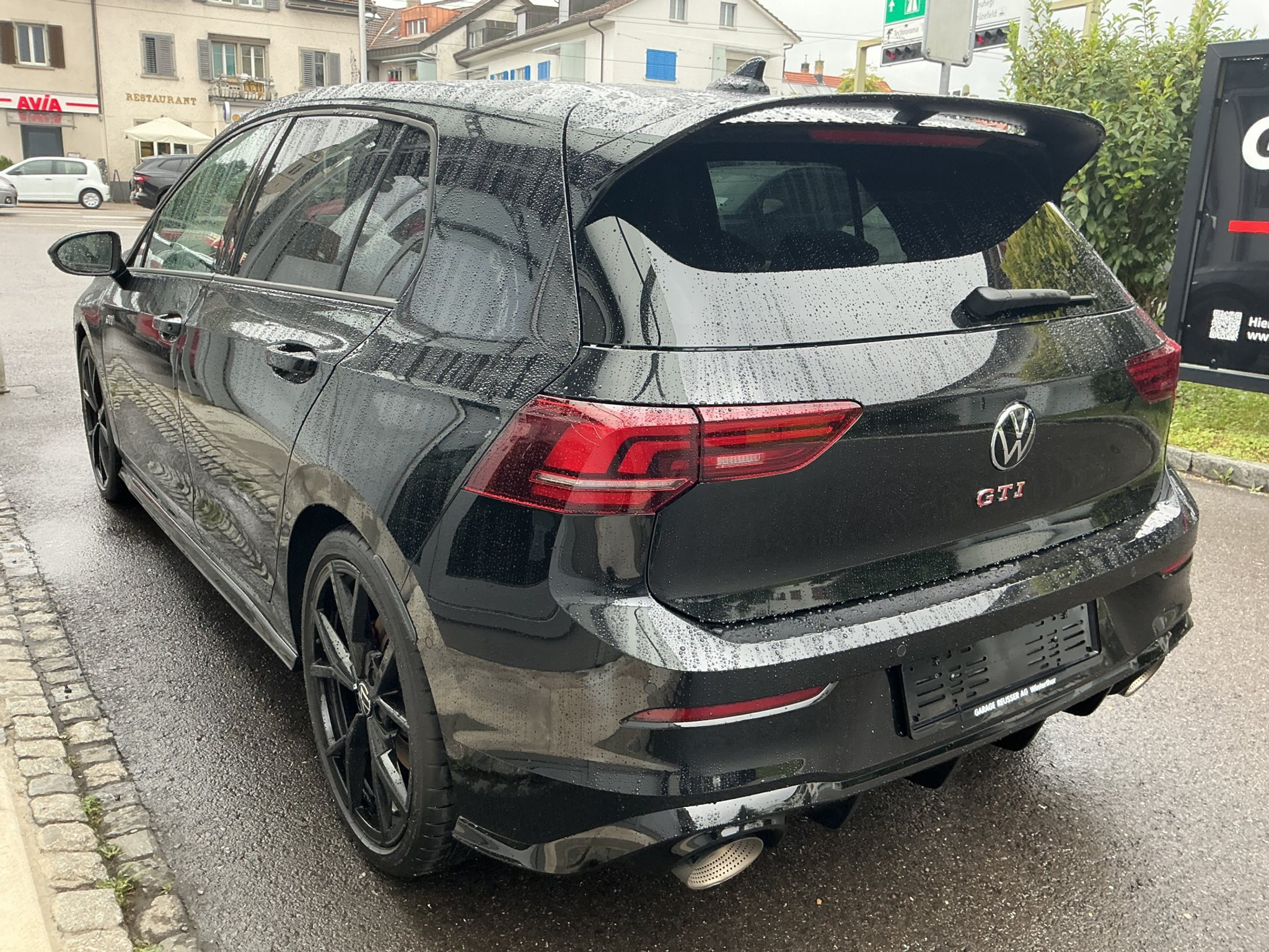 listing desktop thumbnail image 5