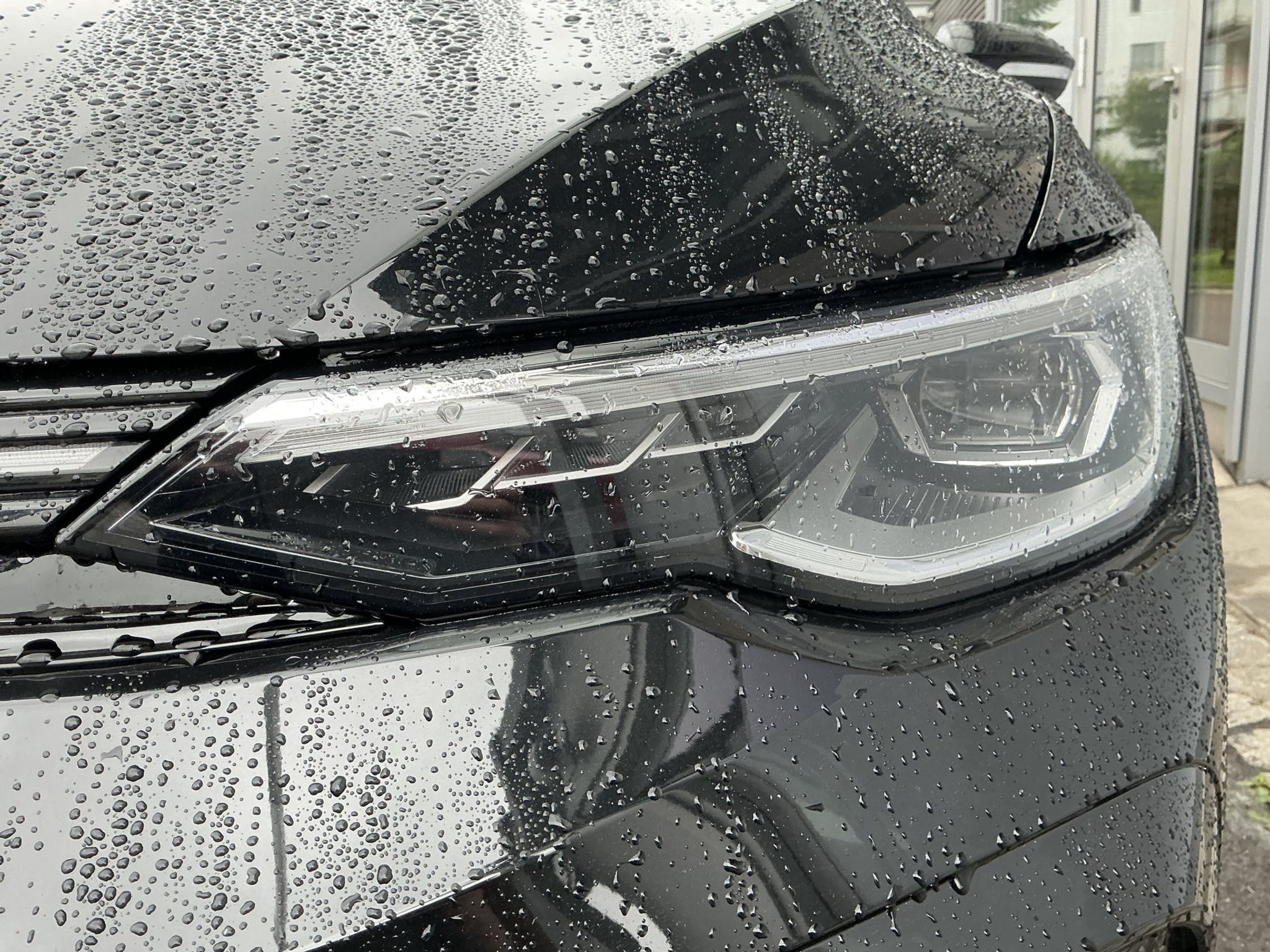 listing desktop thumbnail image 6