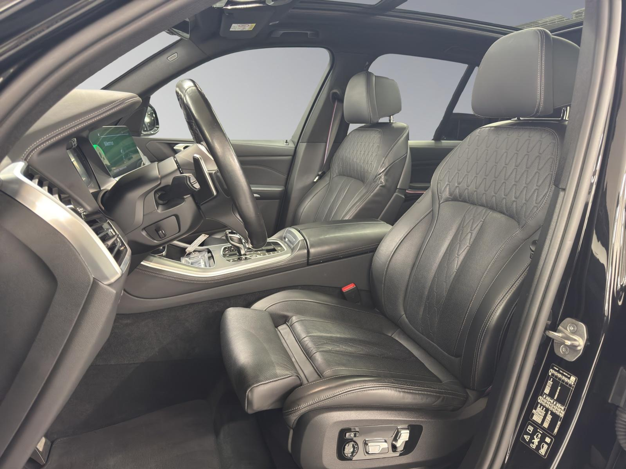 listing desktop thumbnail image 10