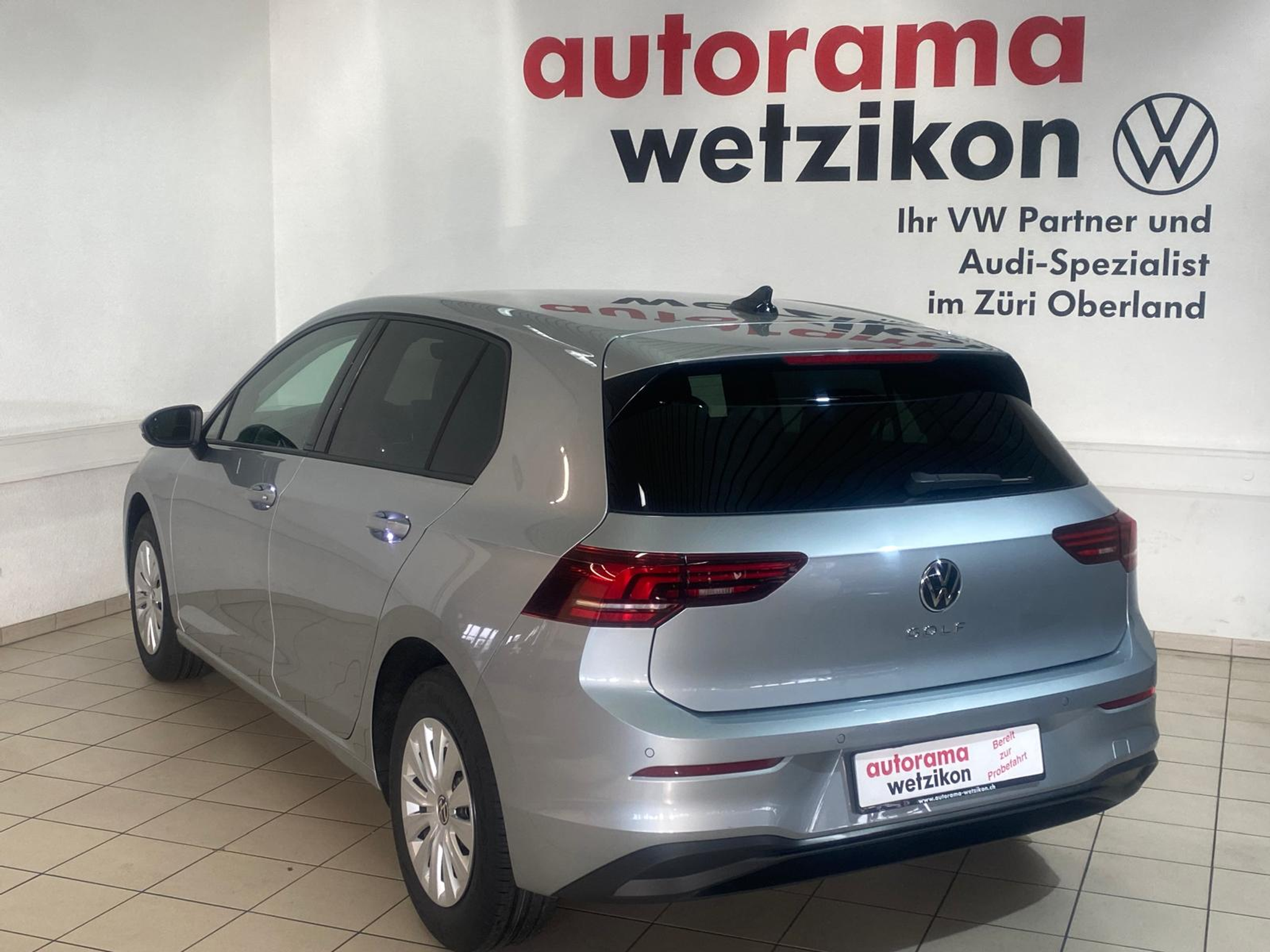 listing desktop thumbnail image 3