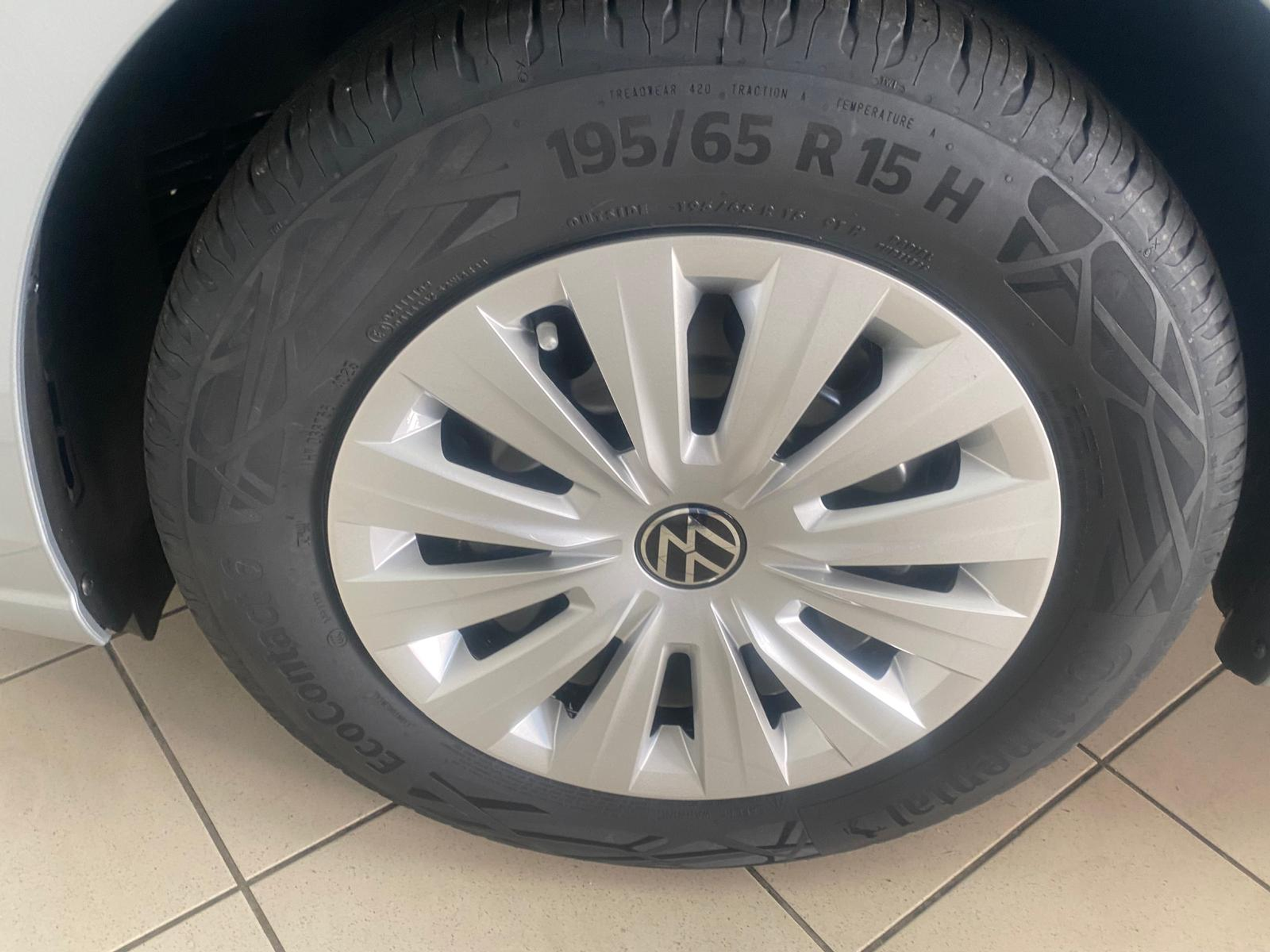 listing desktop thumbnail image 4