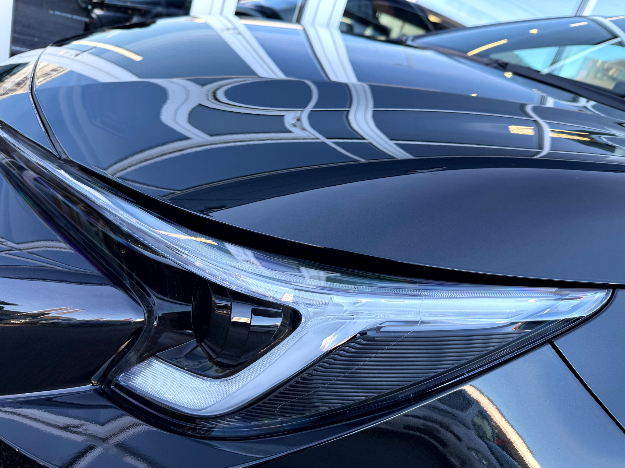 listing desktop thumbnail image 3