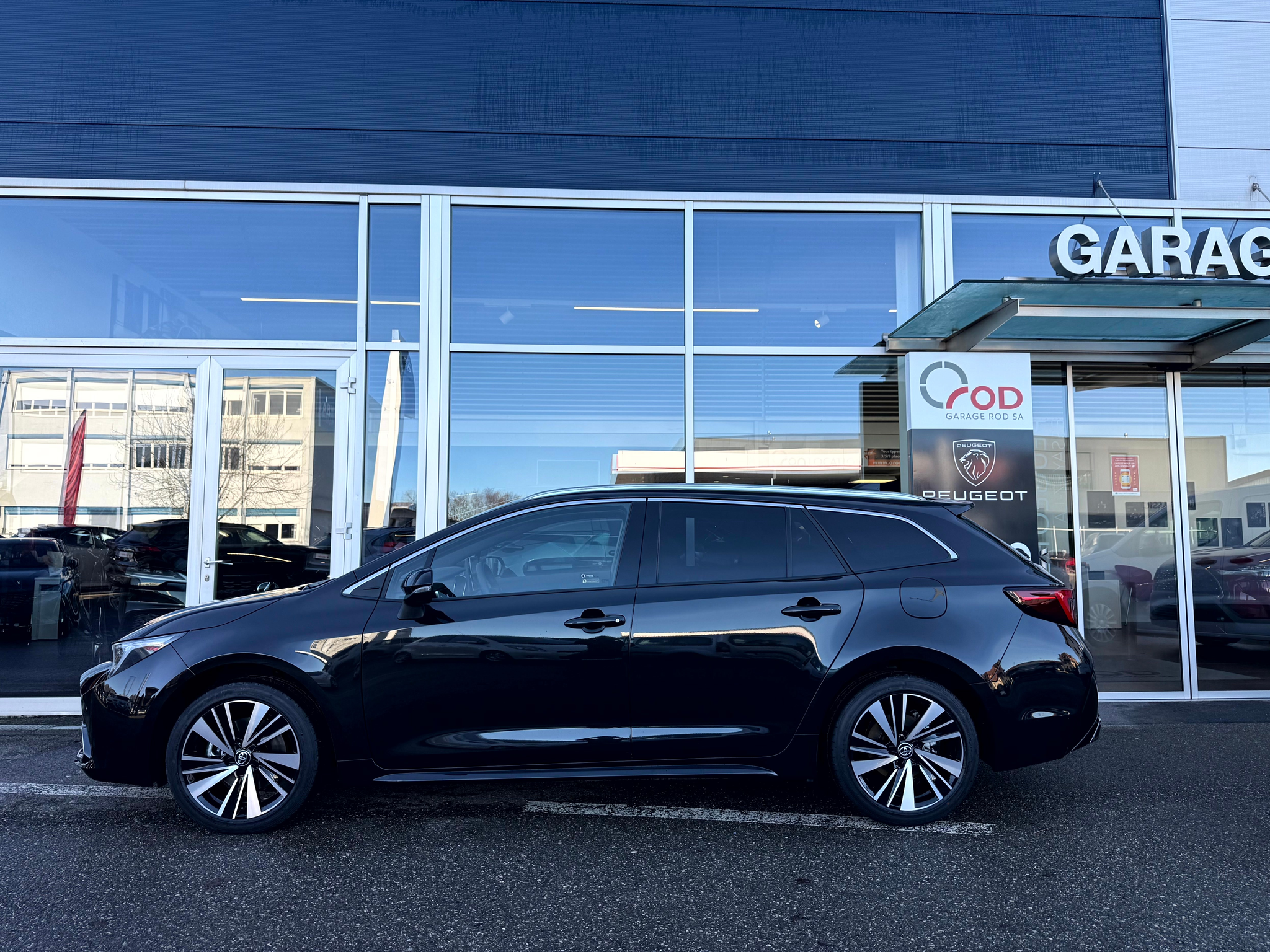 listing desktop thumbnail image 1