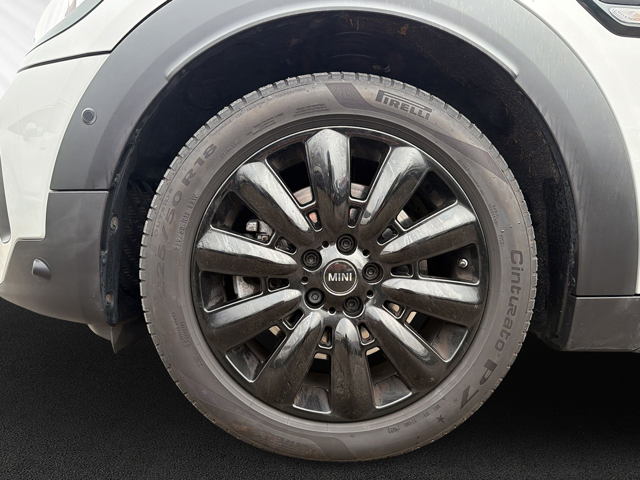 listing desktop thumbnail image 8