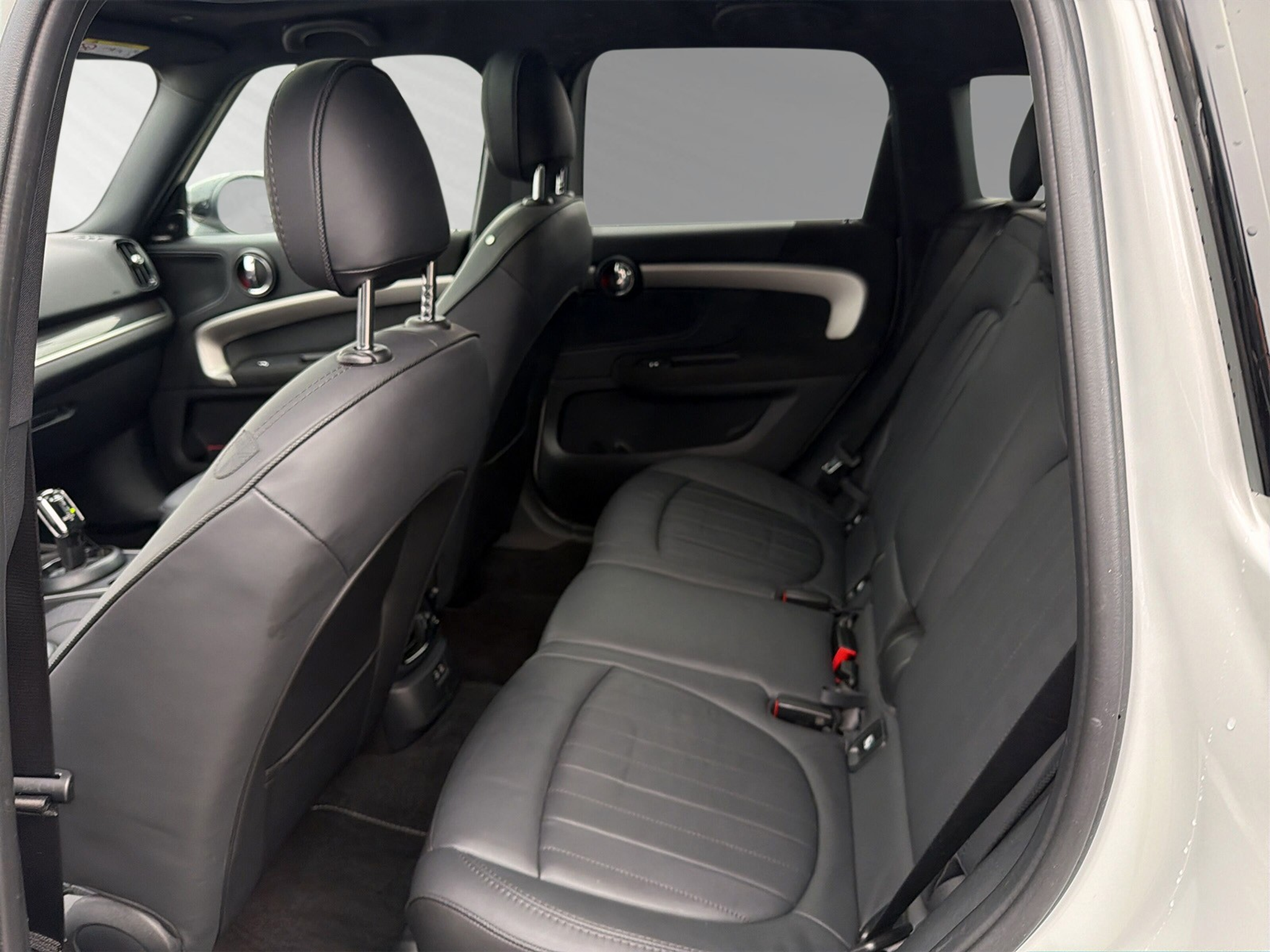 listing desktop thumbnail image 6