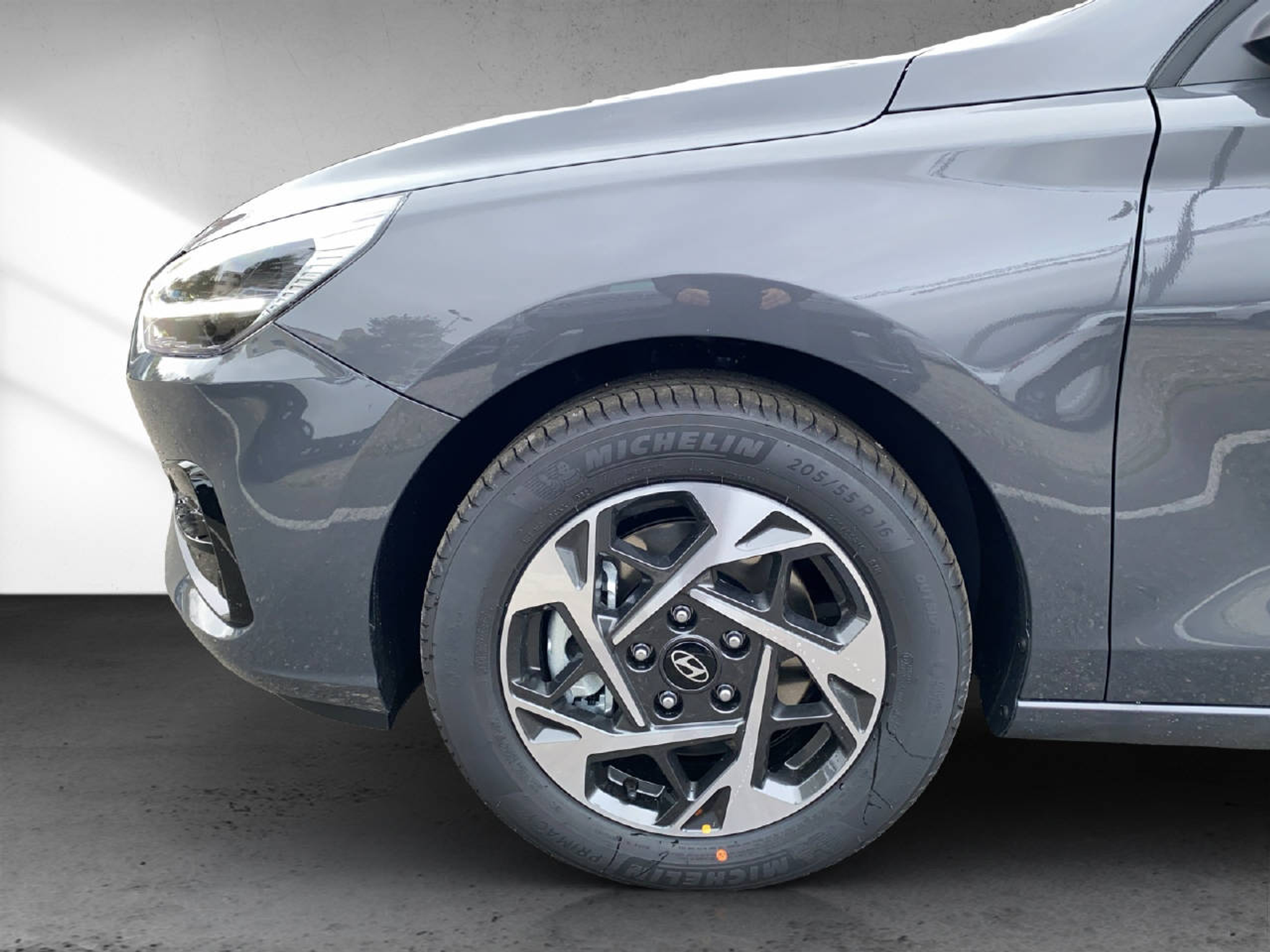 listing desktop thumbnail image 13