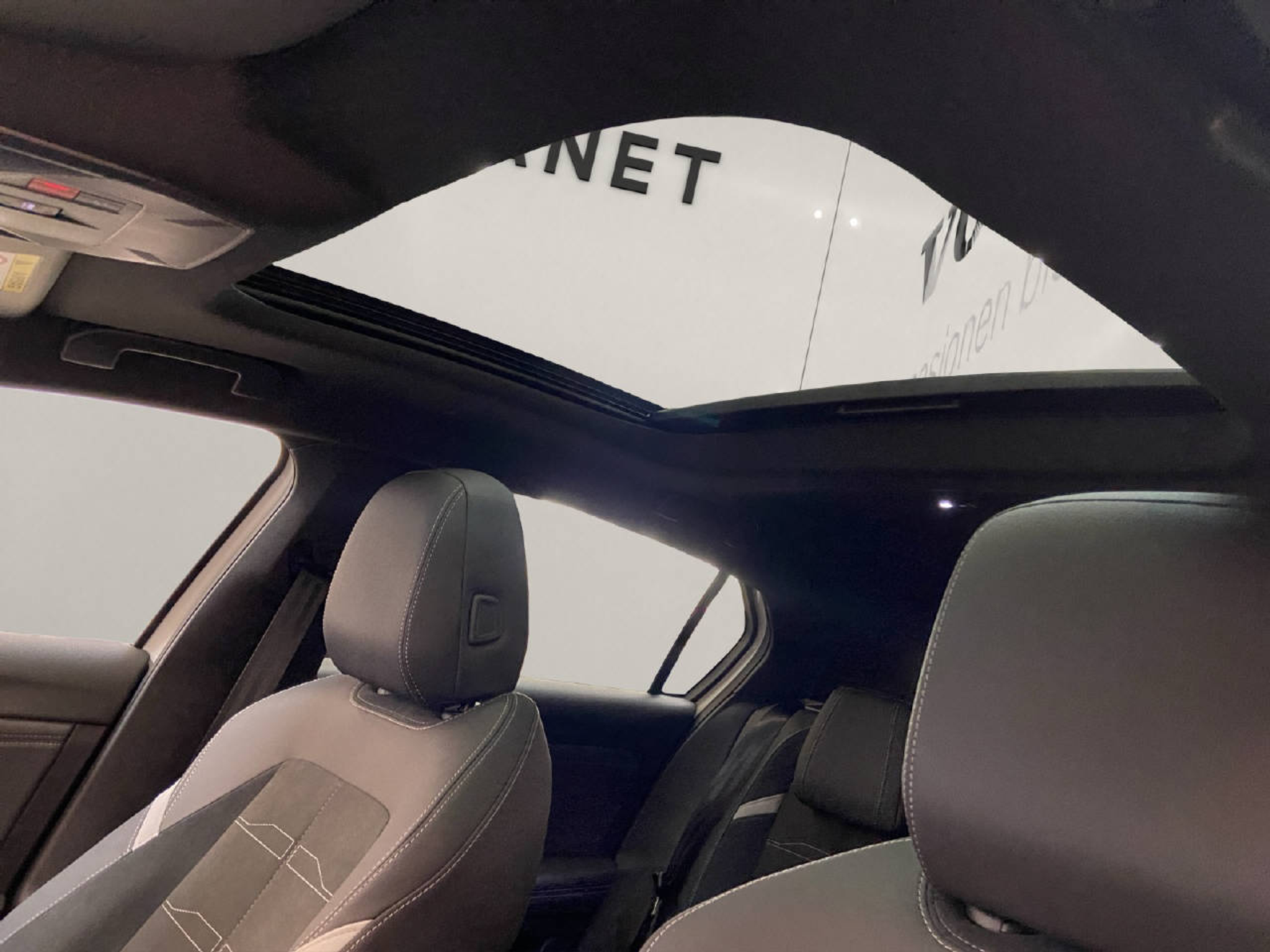 listing desktop thumbnail image 12