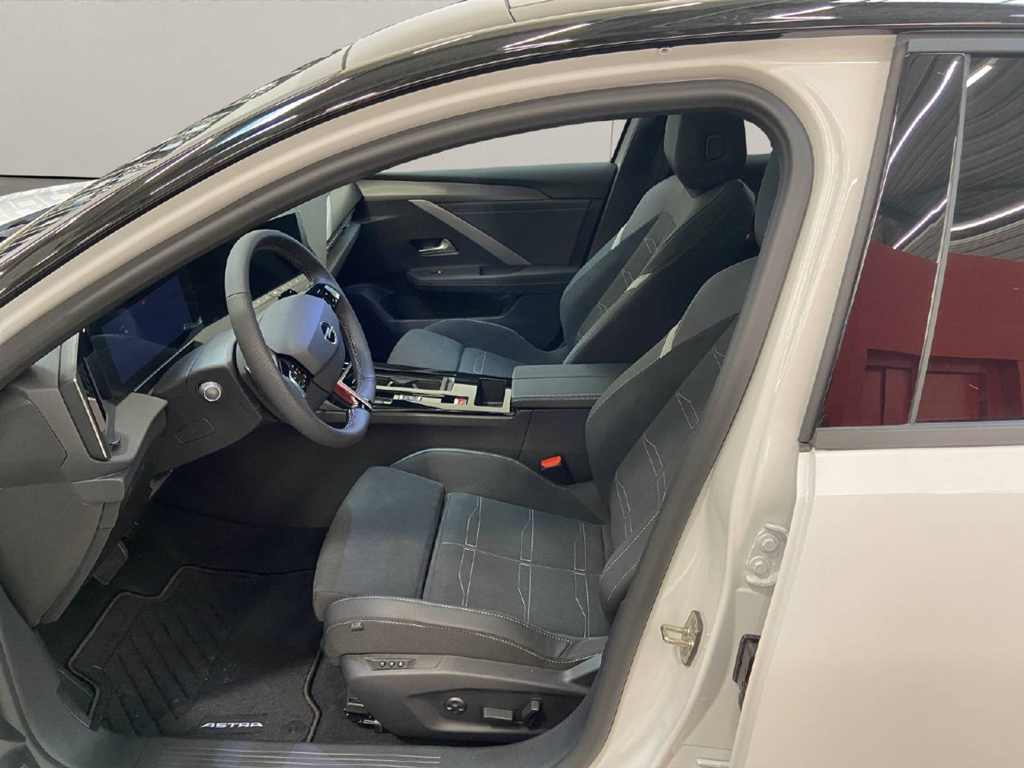 listing desktop thumbnail image 4