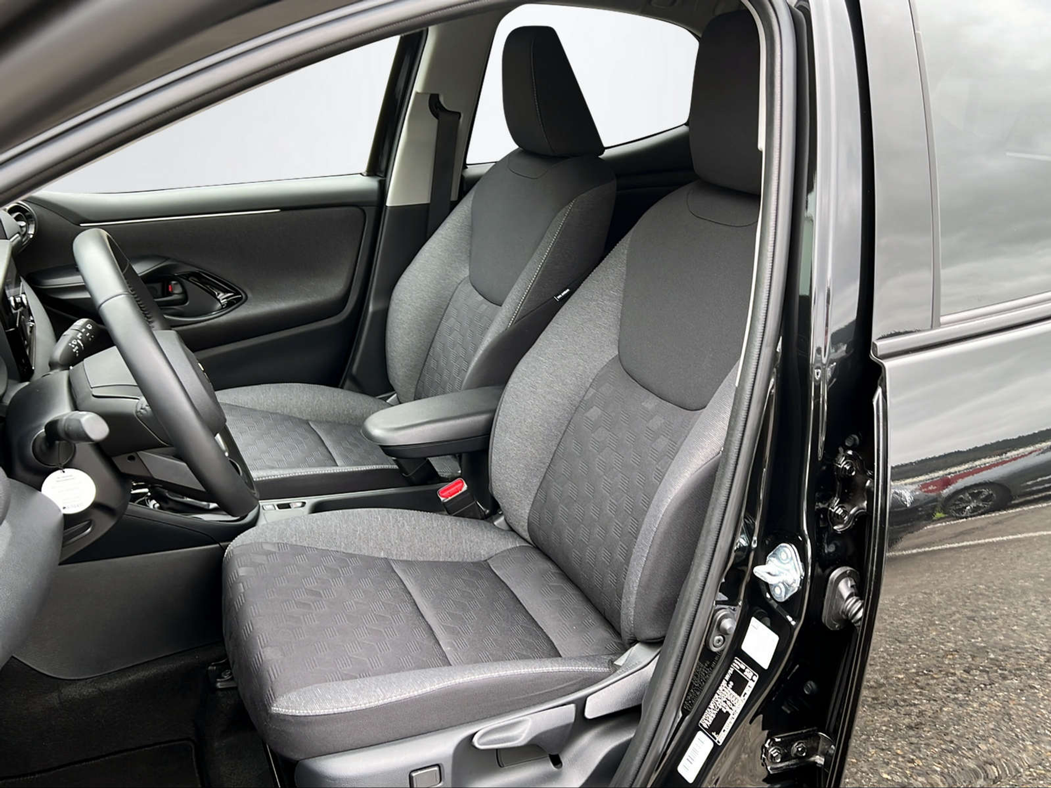 listing desktop thumbnail image 14