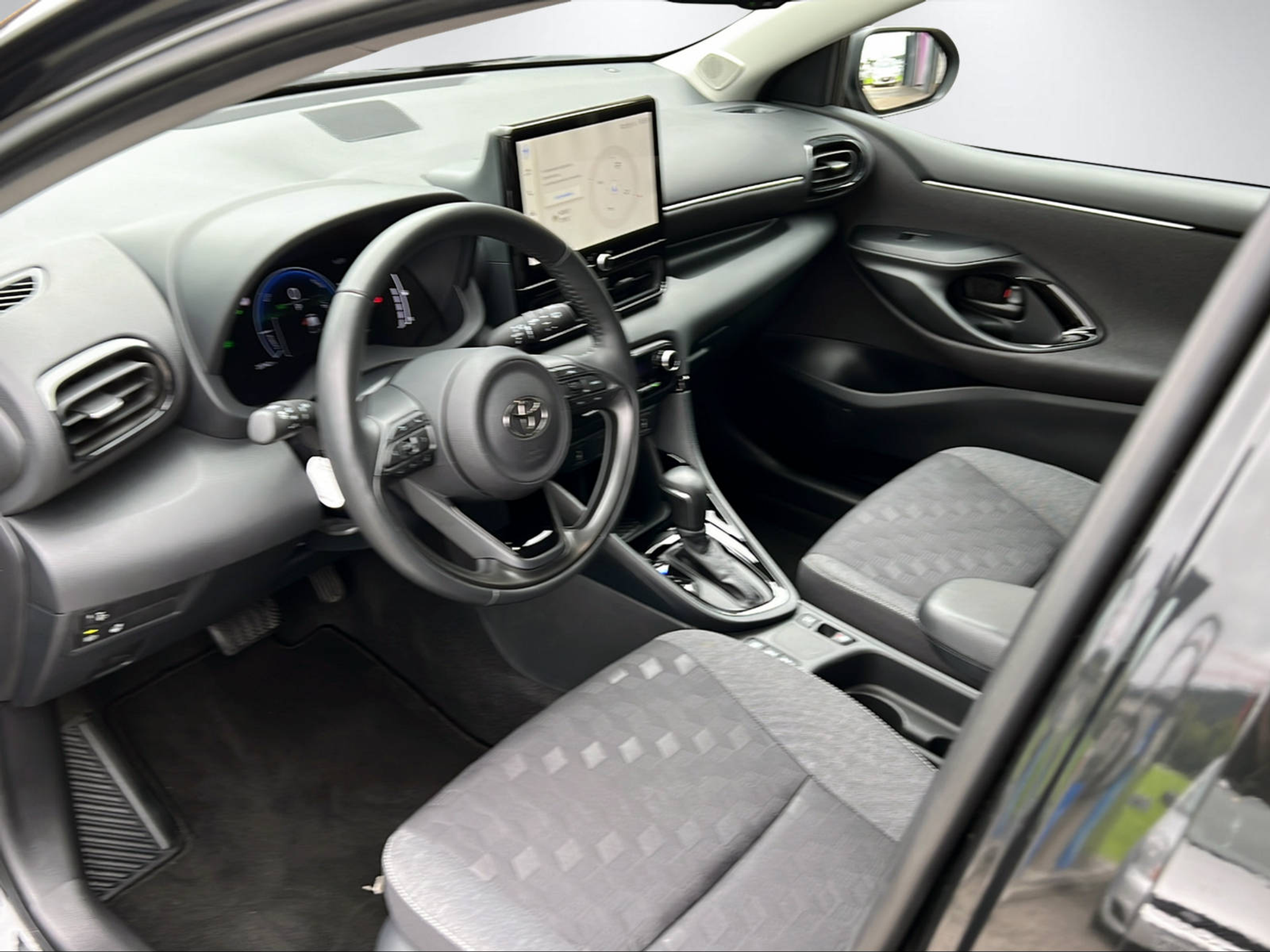 listing desktop thumbnail image 13