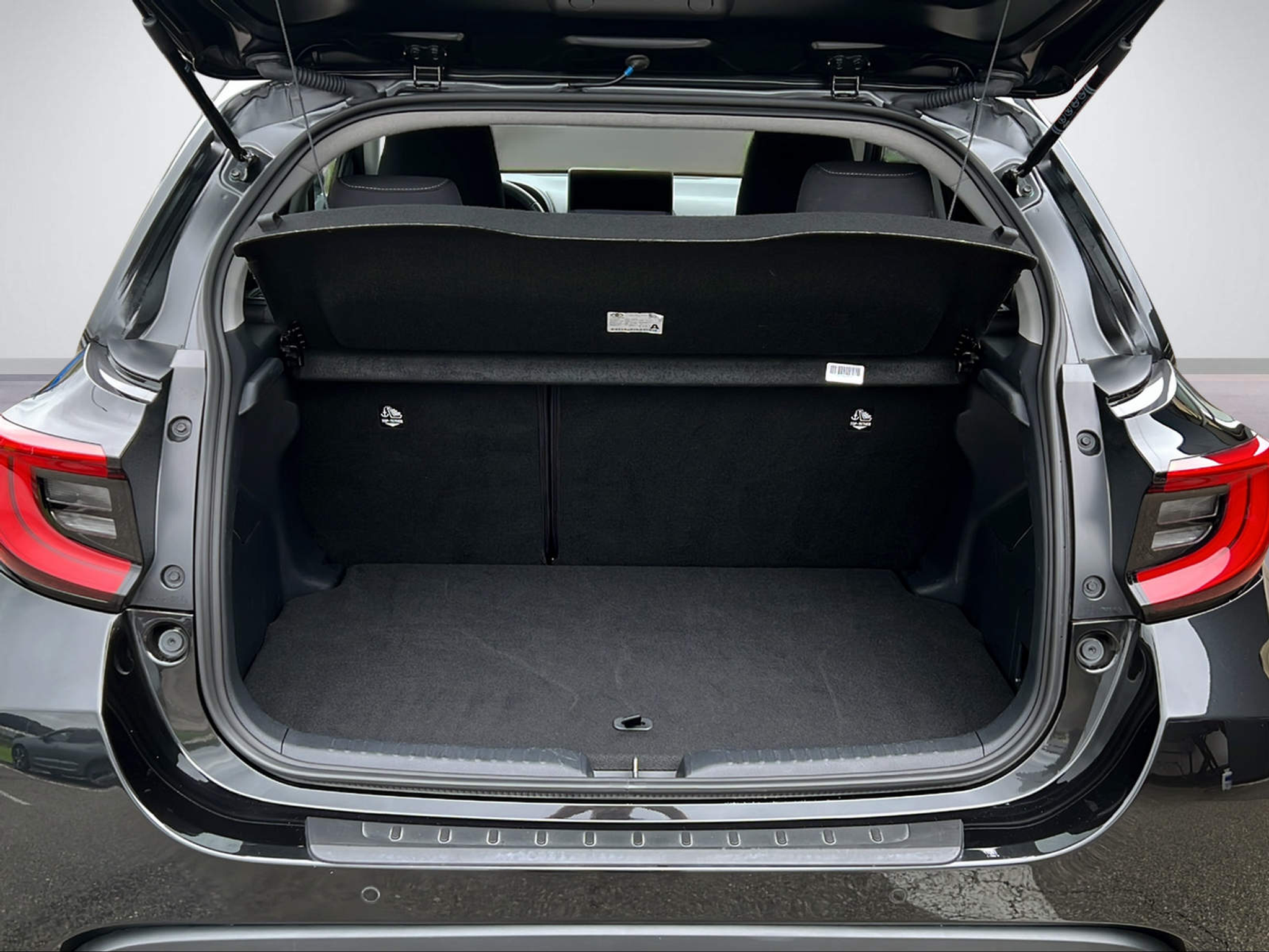 listing desktop thumbnail image 5