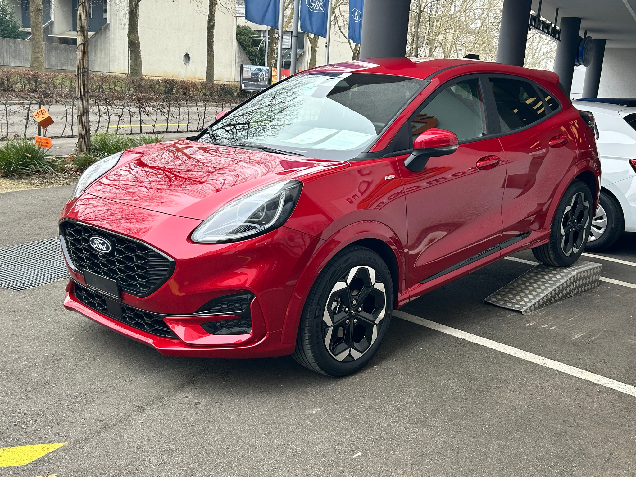 listing desktop thumbnail image 3