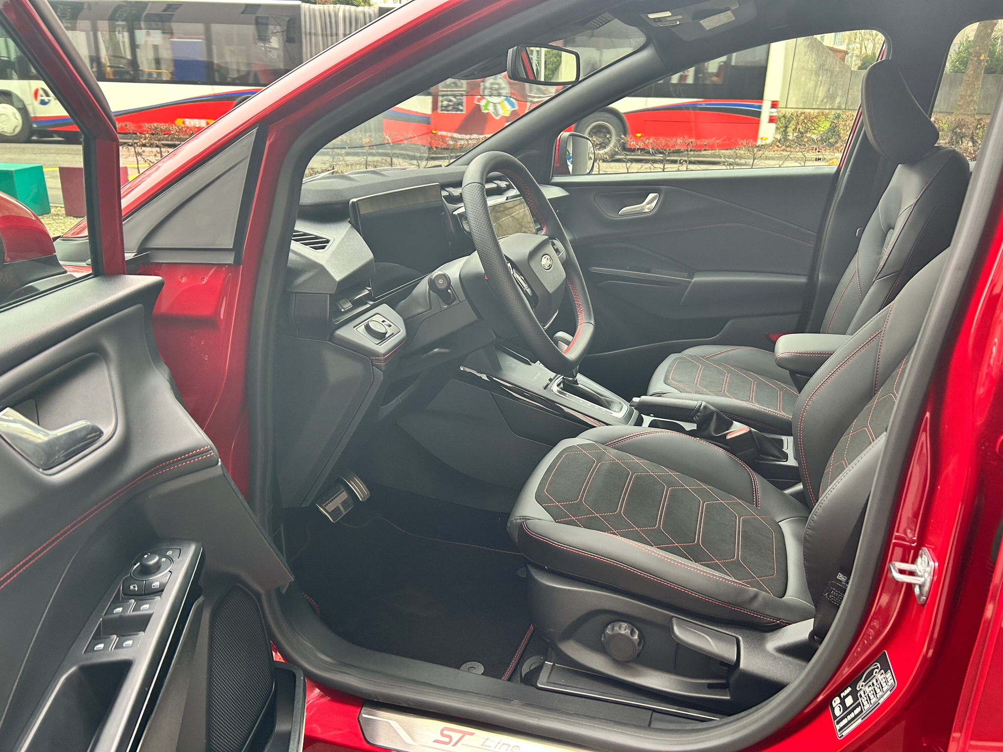 listing desktop thumbnail image 6