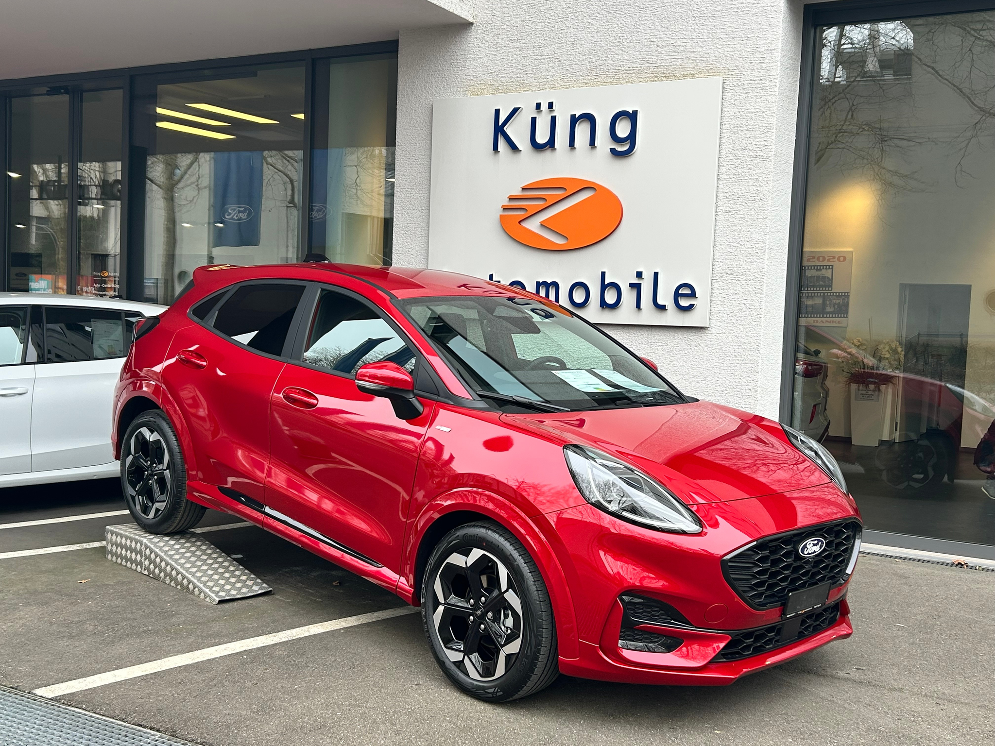 listing desktop thumbnail image 1