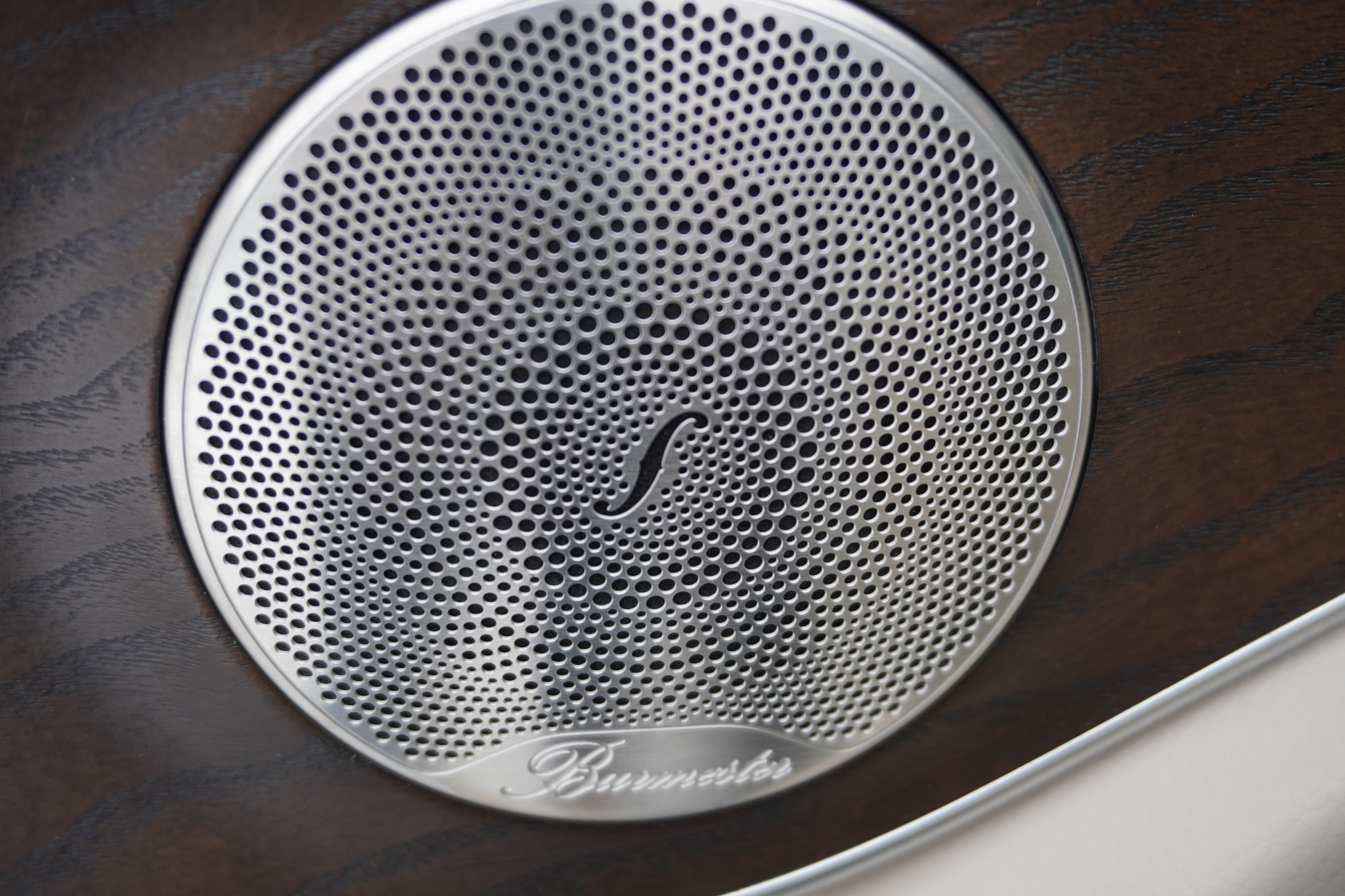 listing desktop thumbnail image 11