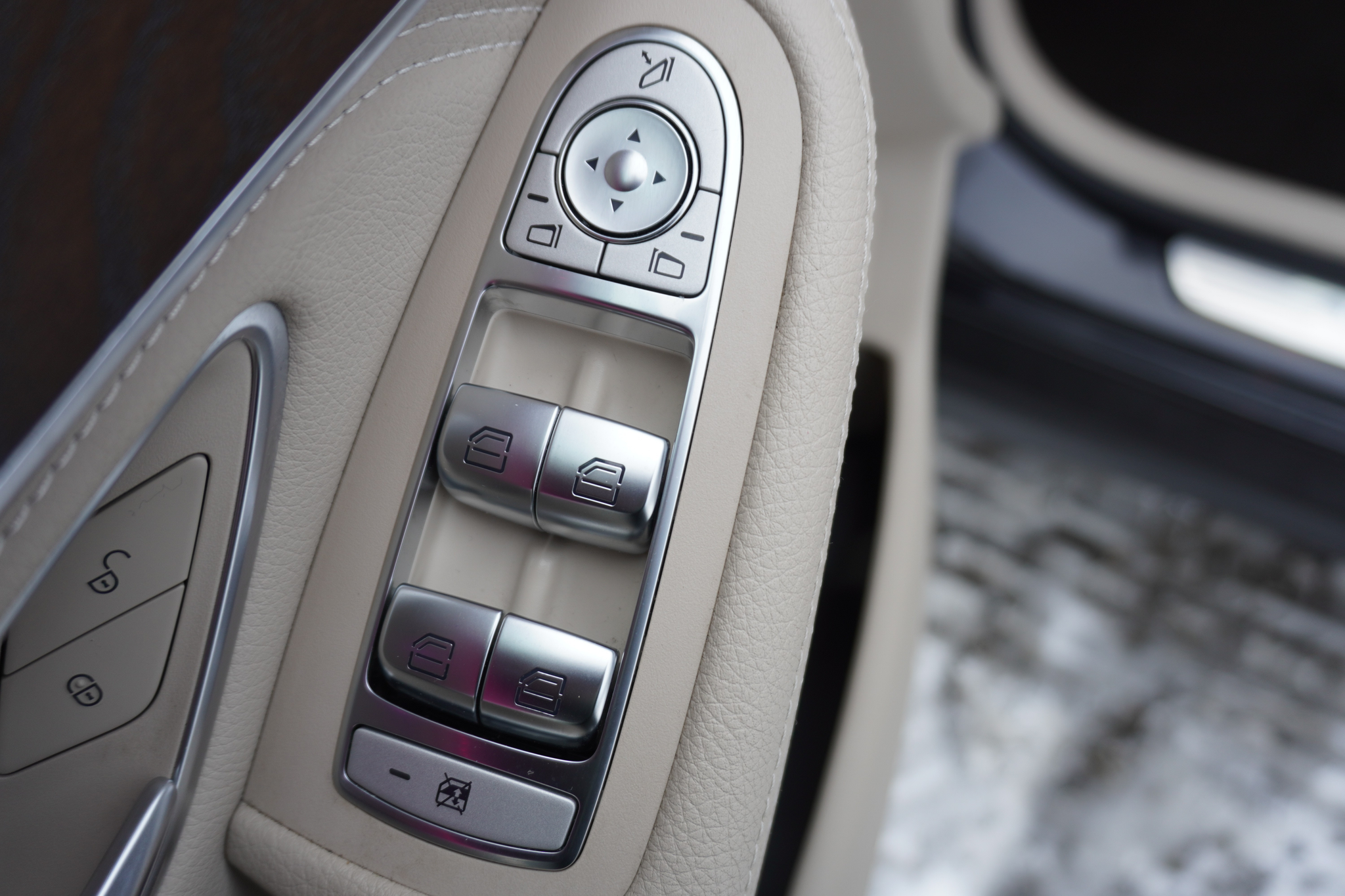 listing desktop thumbnail image 13