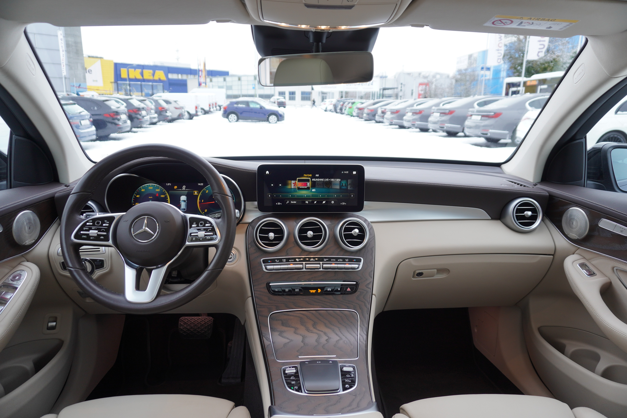 listing desktop thumbnail image 17