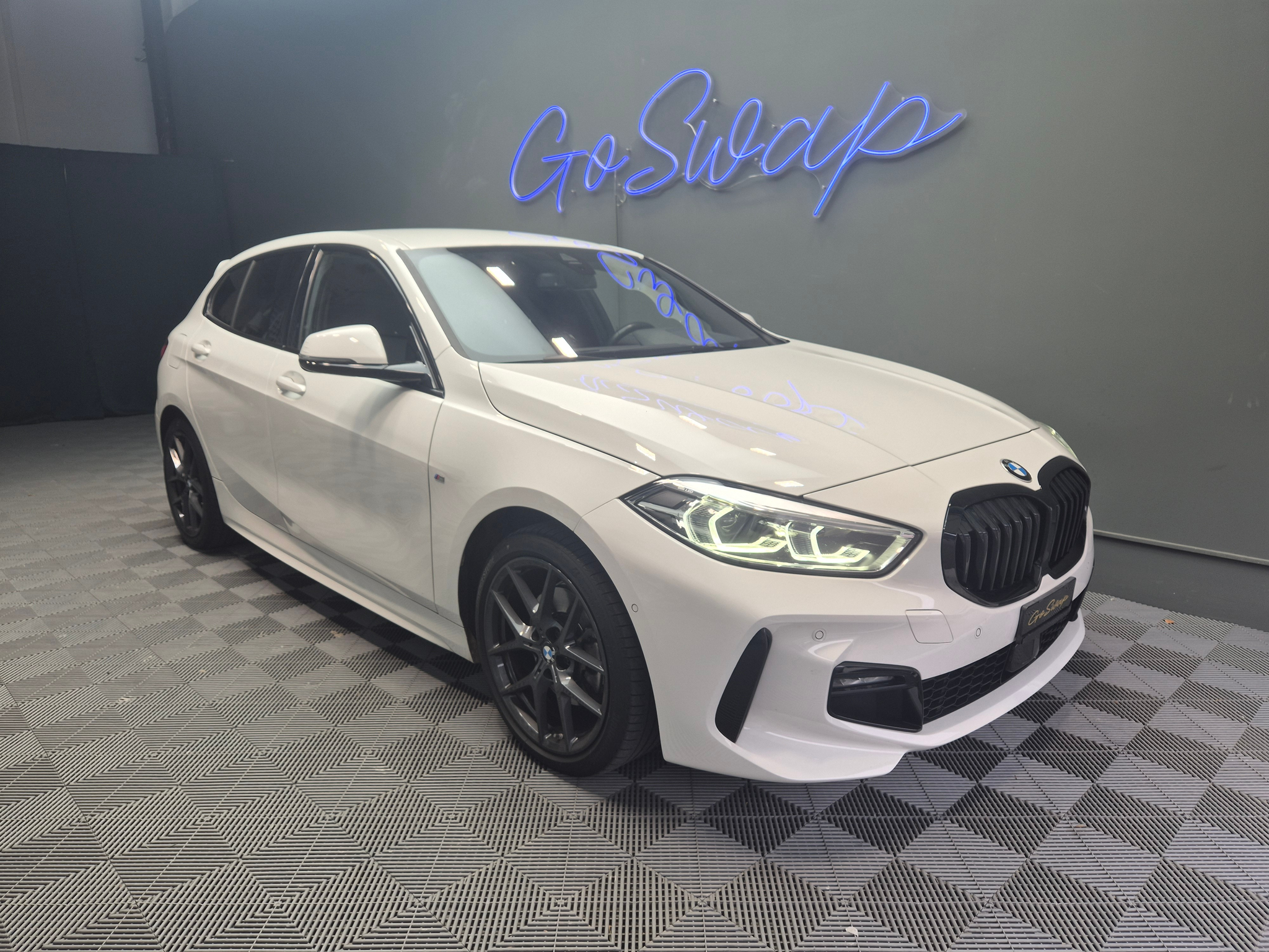 listing desktop thumbnail image 2