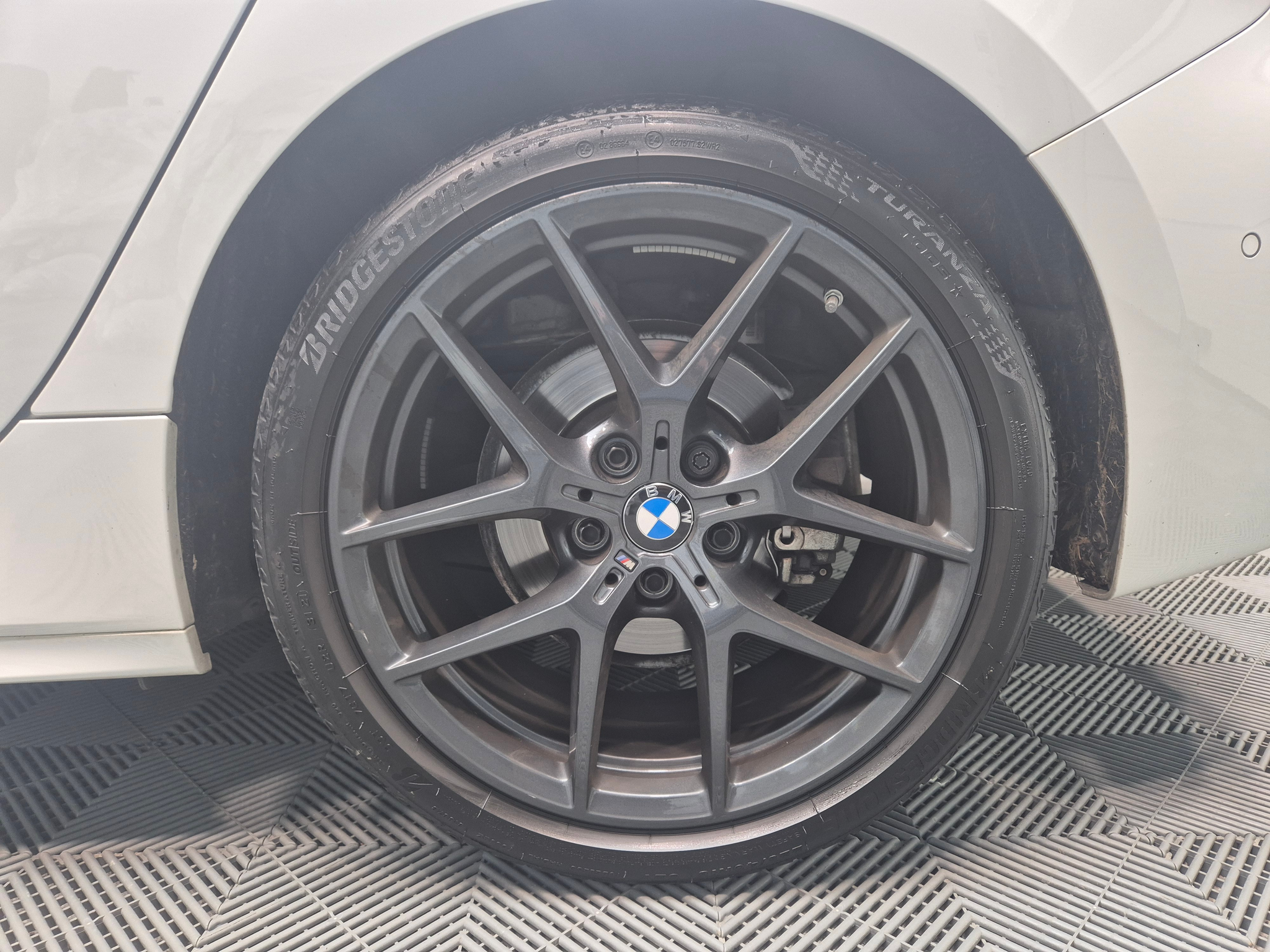 listing desktop thumbnail image 30