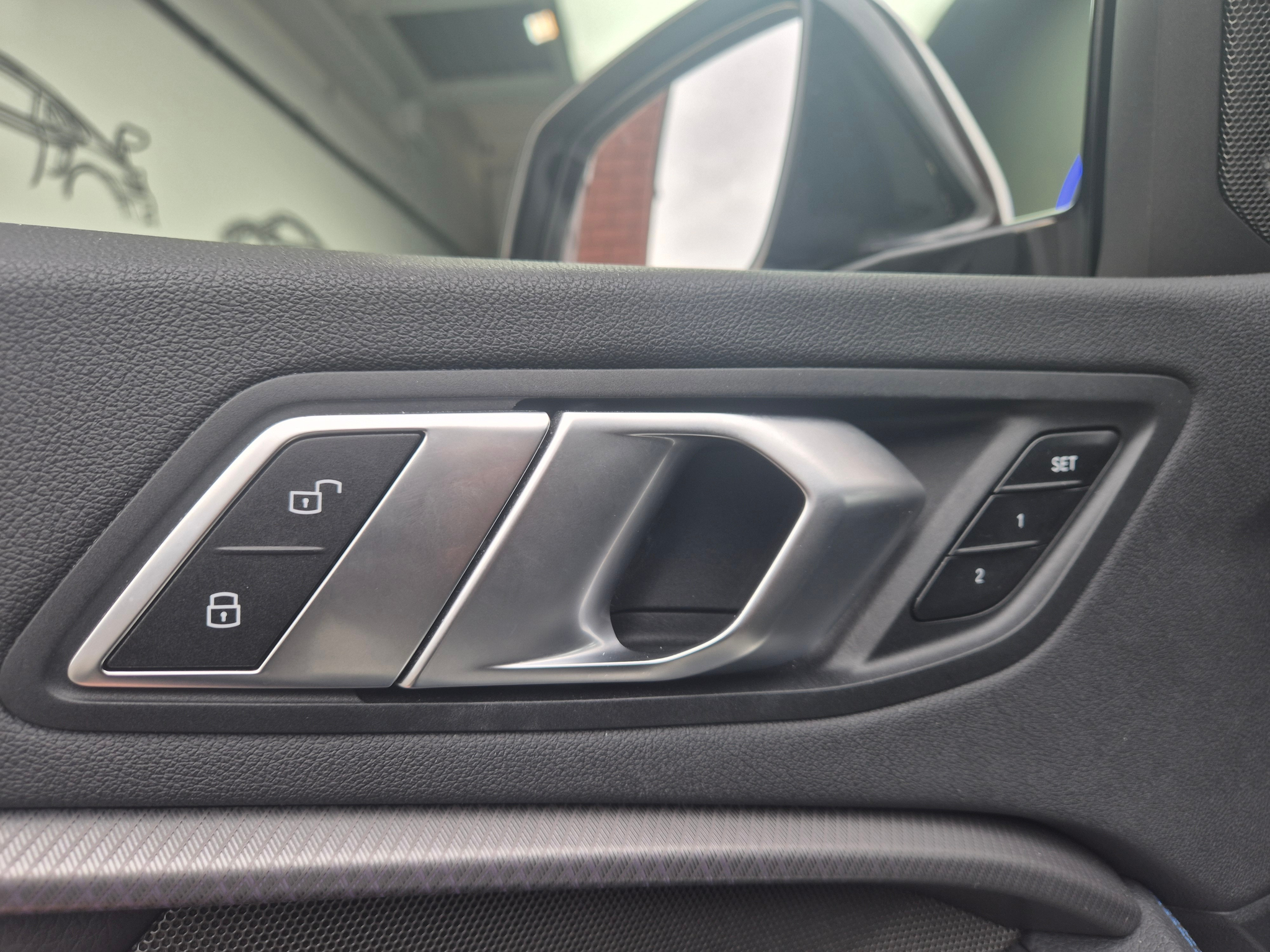 listing desktop thumbnail image 24