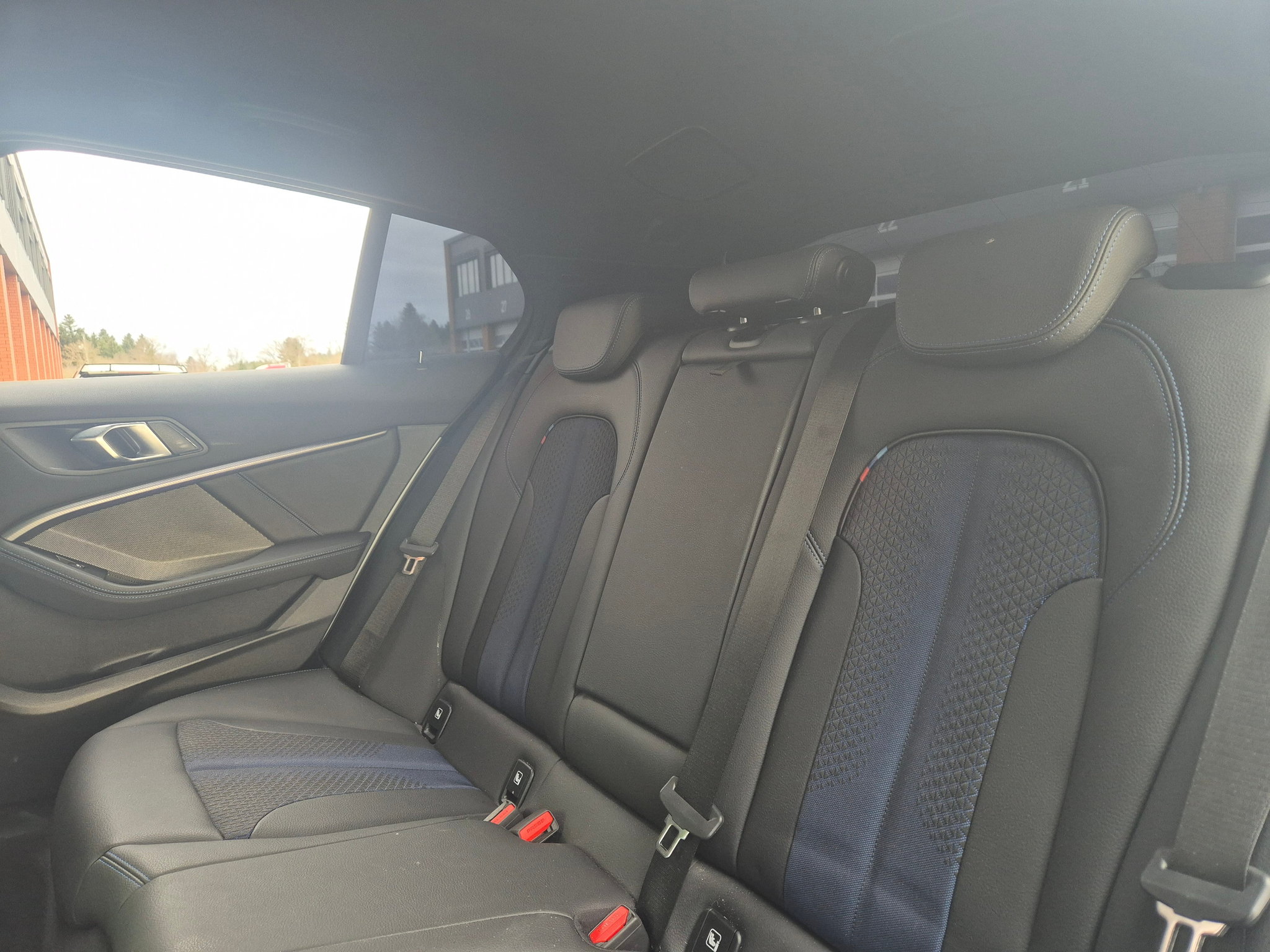 listing desktop thumbnail image 15