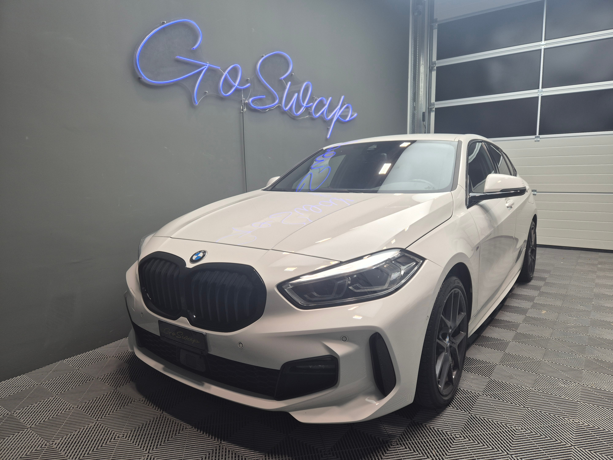 listing desktop thumbnail image 9