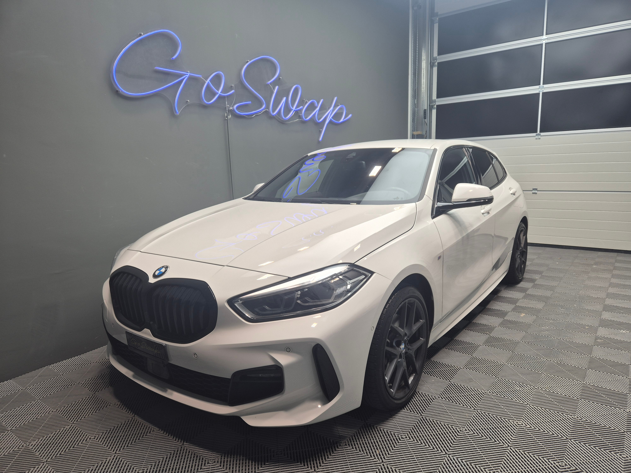 listing desktop thumbnail image 8