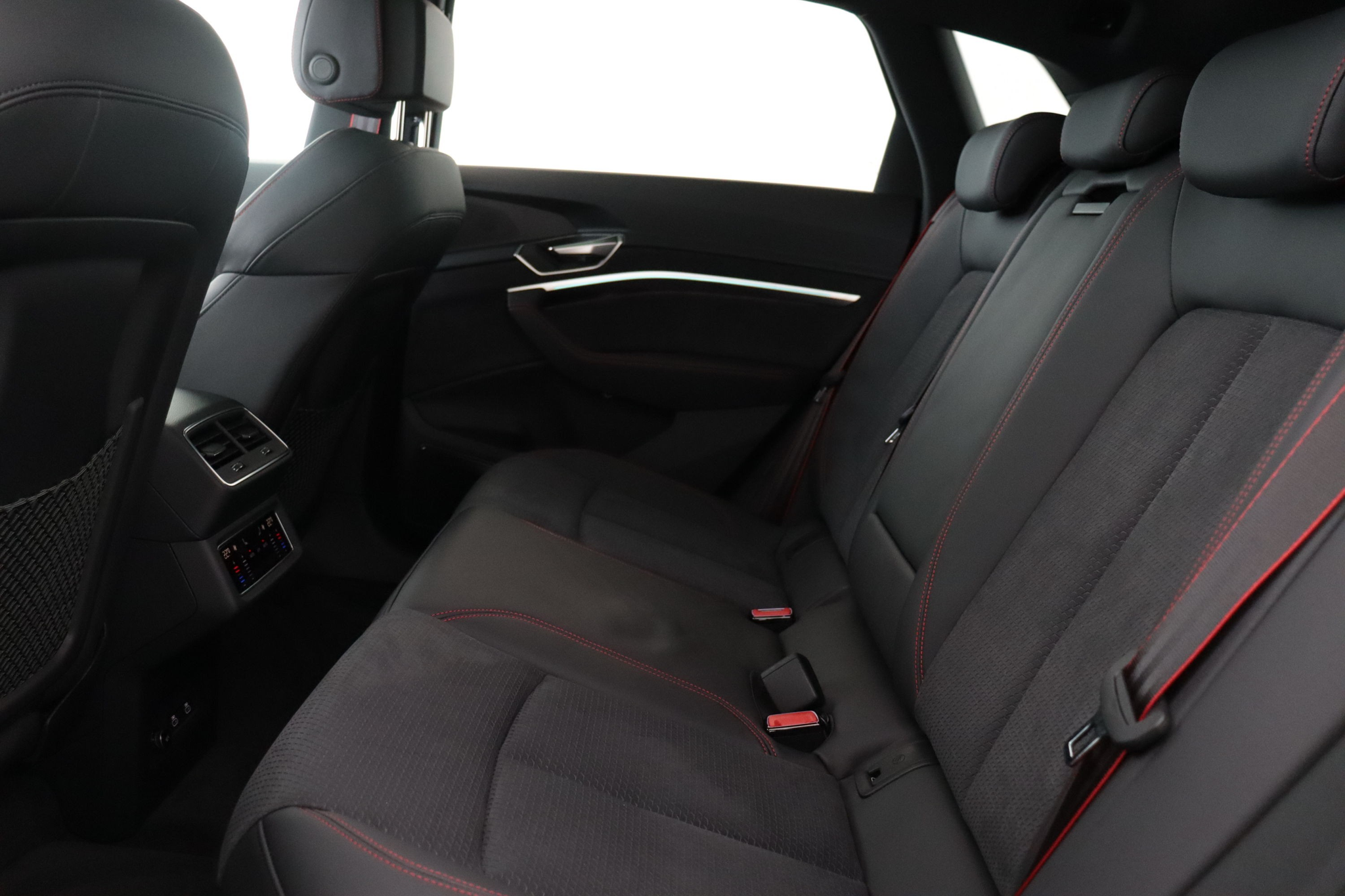 listing desktop thumbnail image 11