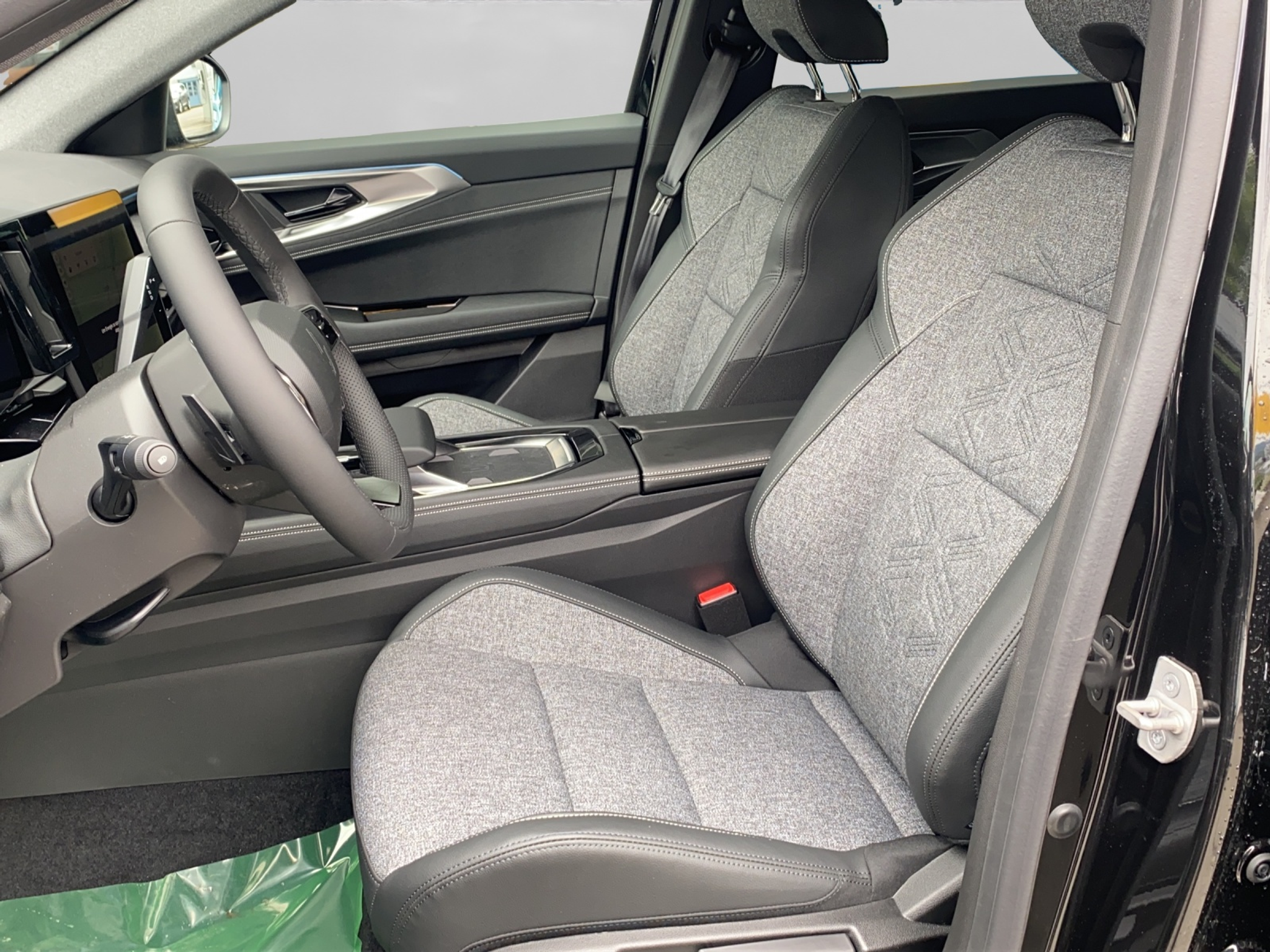 listing desktop thumbnail image 6