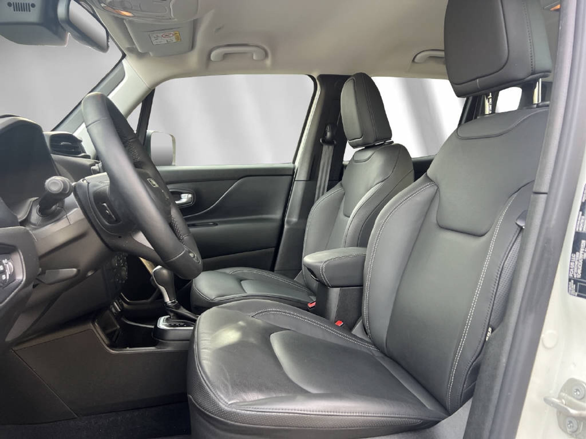 listing desktop thumbnail image 3