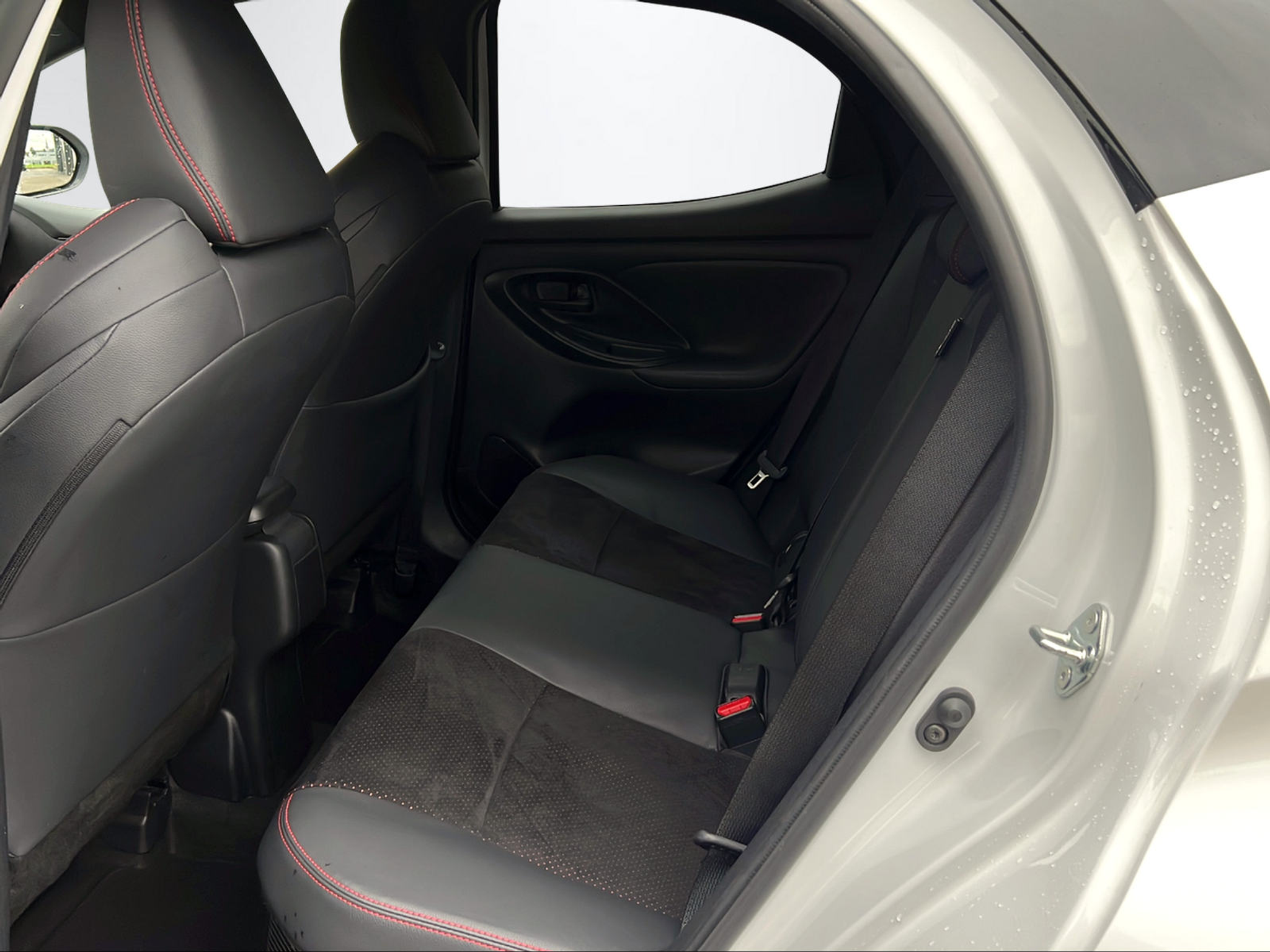 listing desktop thumbnail image 10