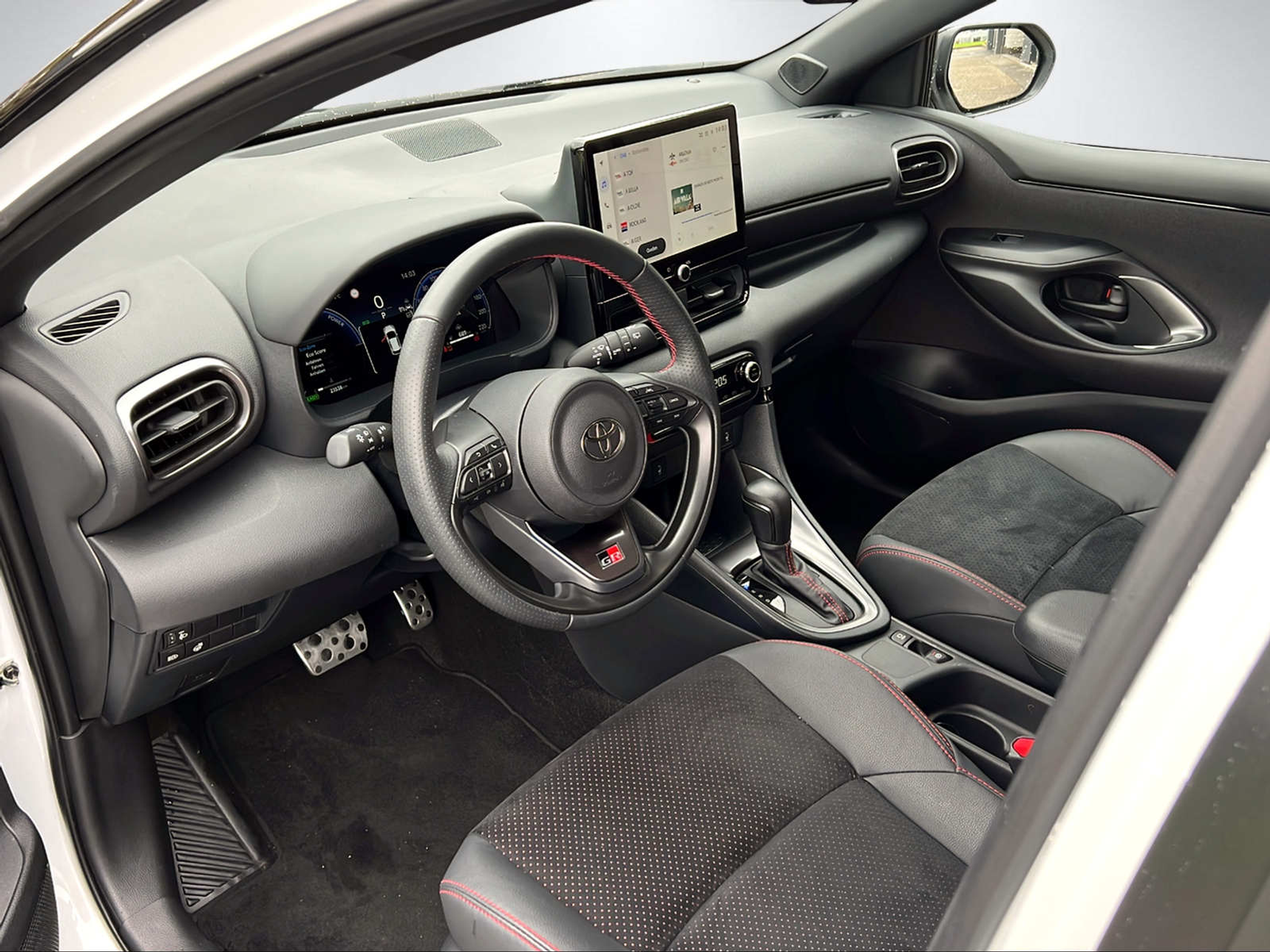 listing desktop thumbnail image 13