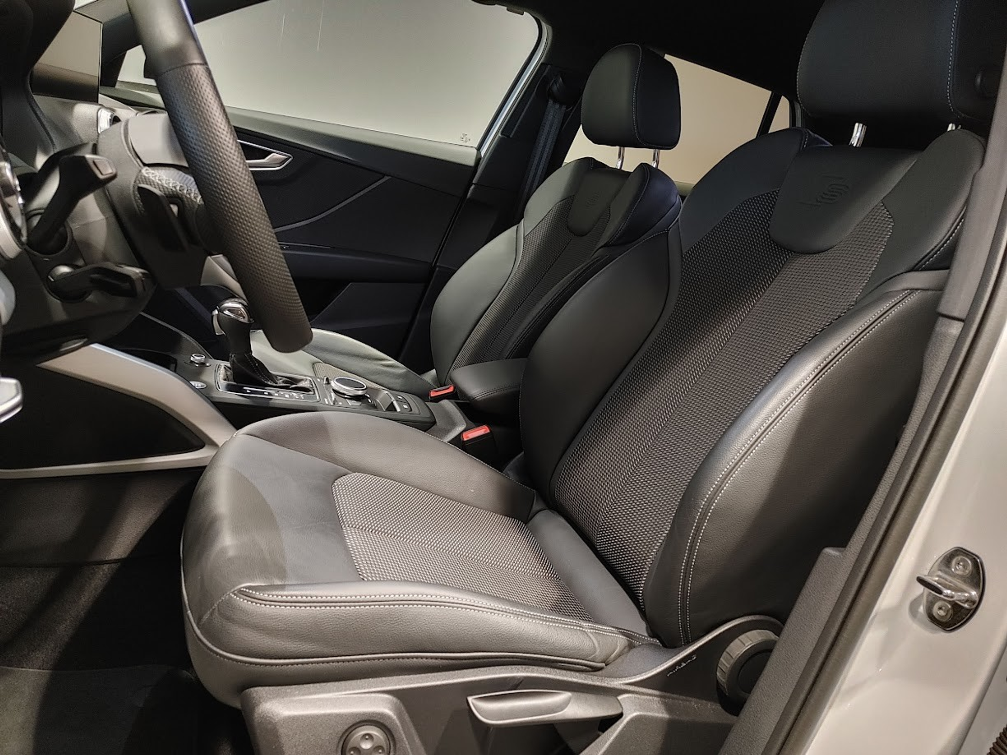 listing desktop thumbnail image 4