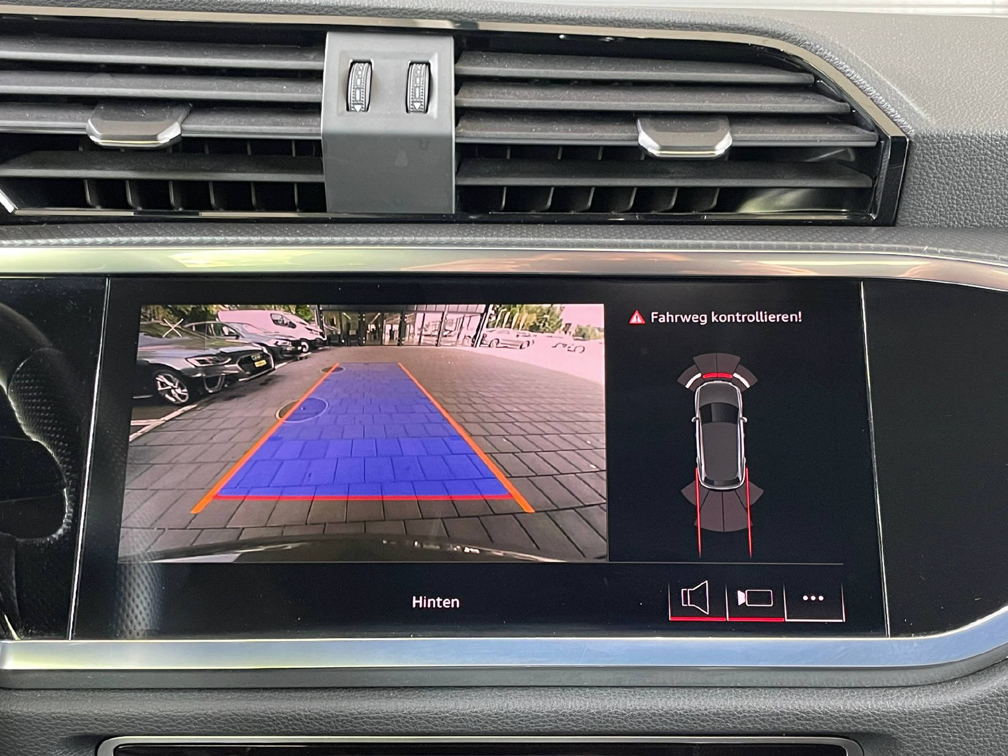 listing desktop thumbnail image 10