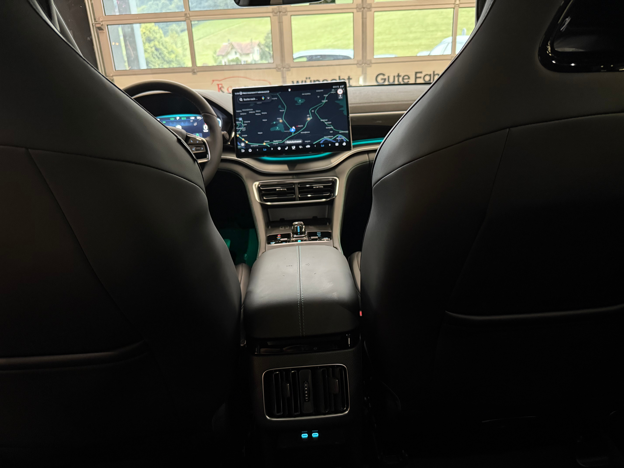 listing desktop thumbnail image 17